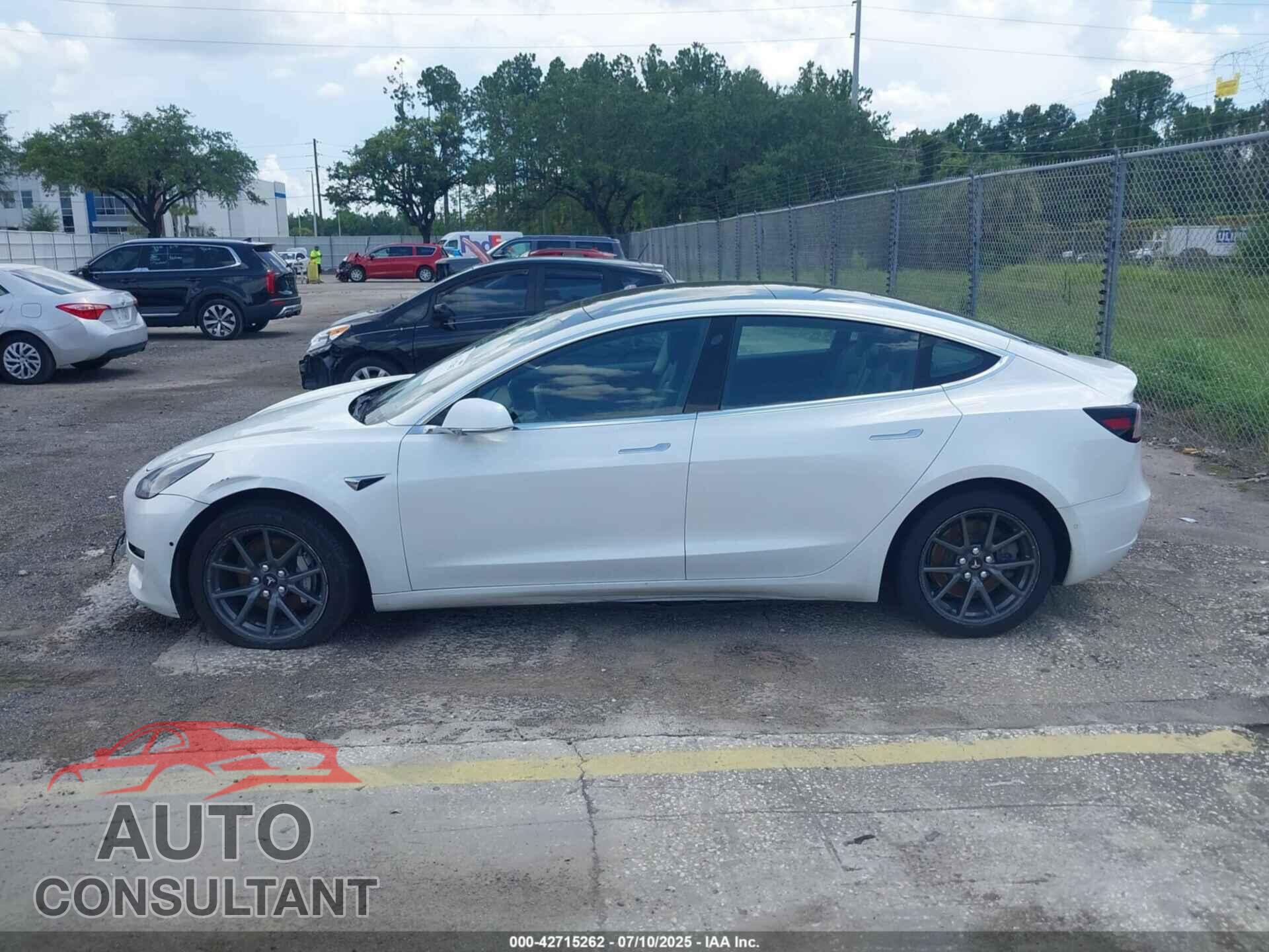 TESLA MODEL 3 2019 - 5YJ3E1EB0KF469785