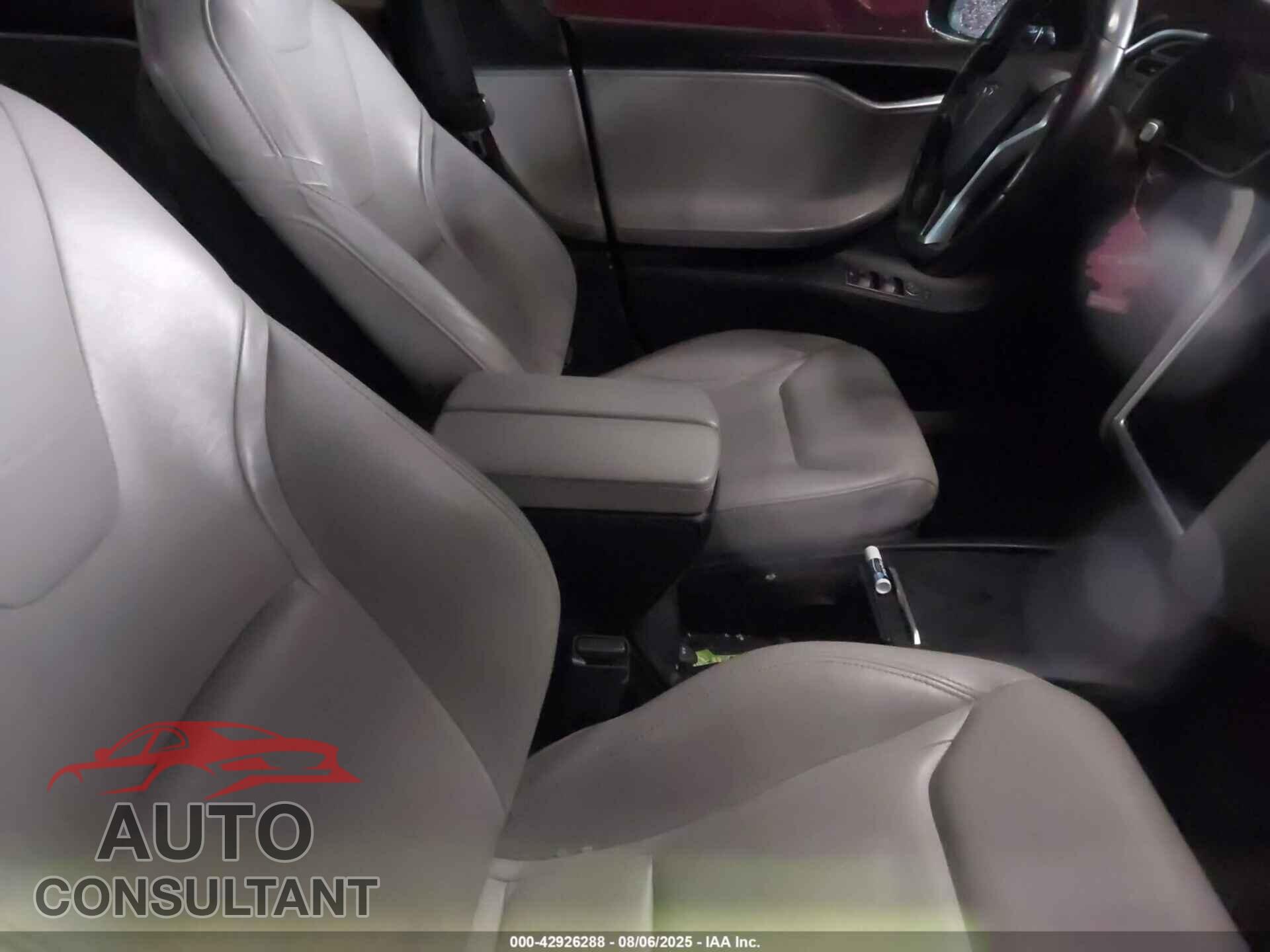 TESLA MODEL S 2016 - 5YJSA1E40GF136499