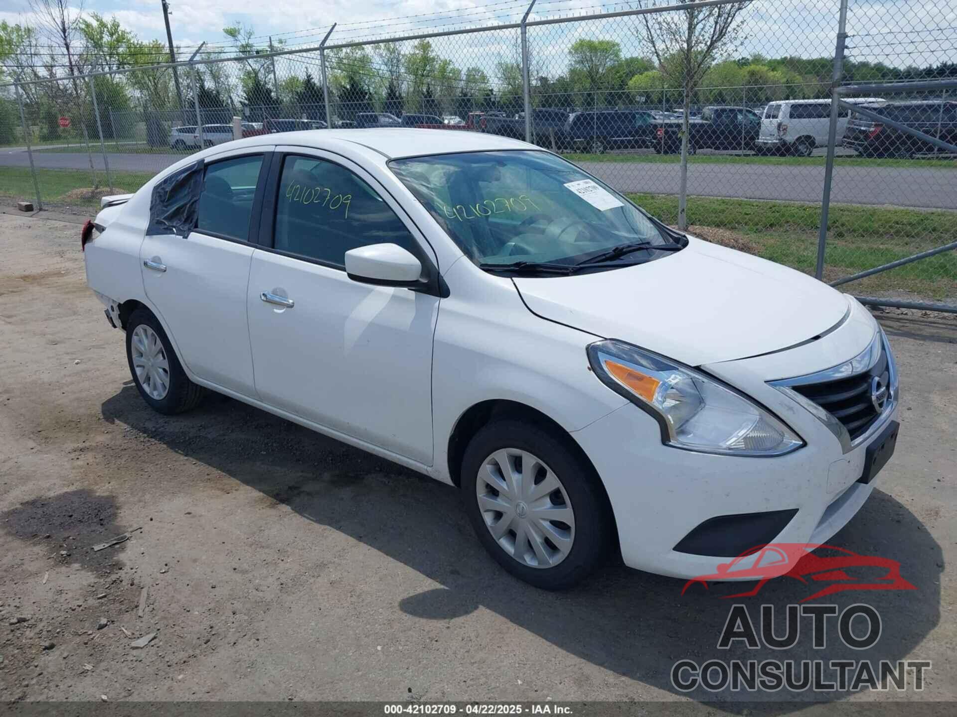 NISSAN VERSA 2019 - 3N1CN7AP8KL880389