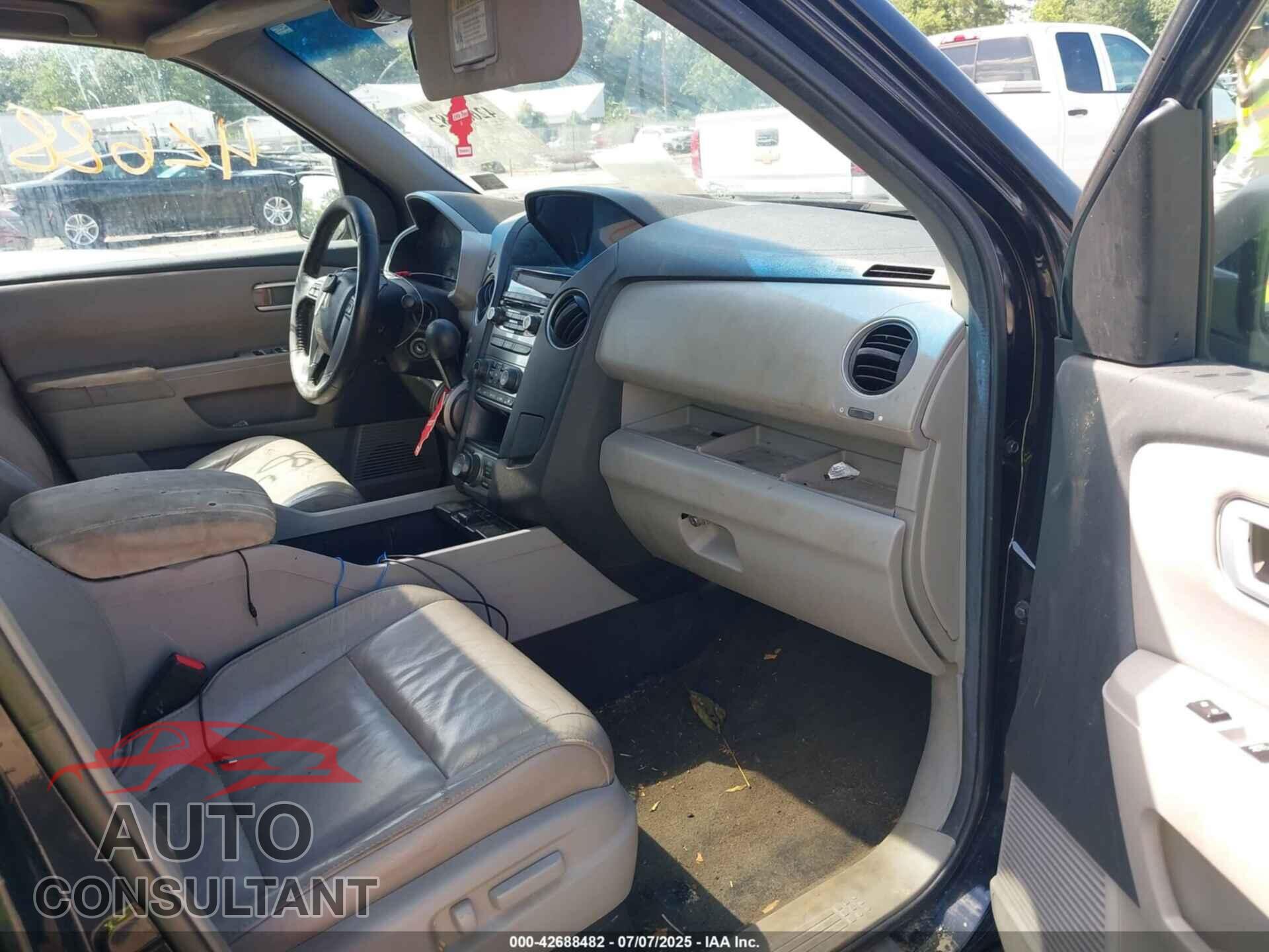 HONDA PILOT 2012 - 5FNYF4H71CB047750