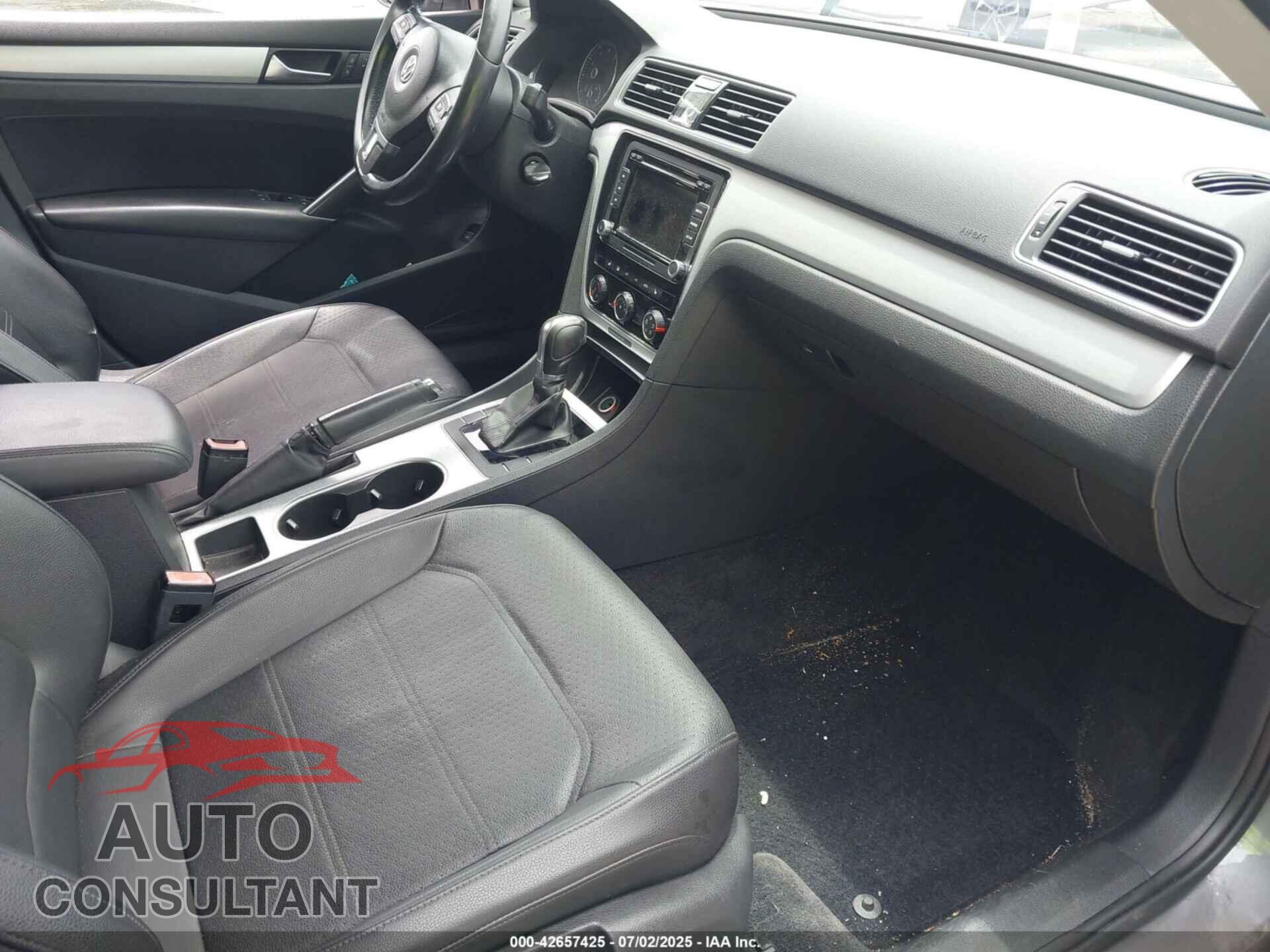 VOLKSWAGEN PASSAT 2013 - 1VWBP7A36DC082985