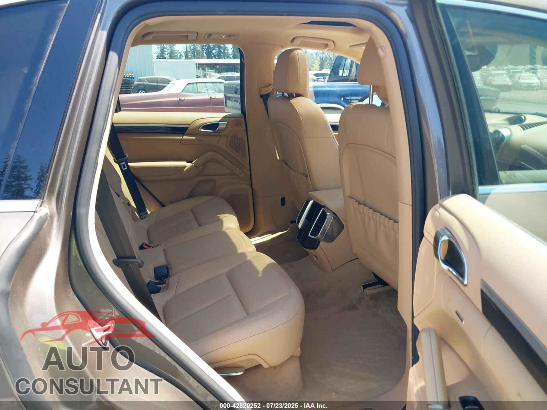 PORSCHE CAYENNE 2012 - WP1AB2A28CLA51211