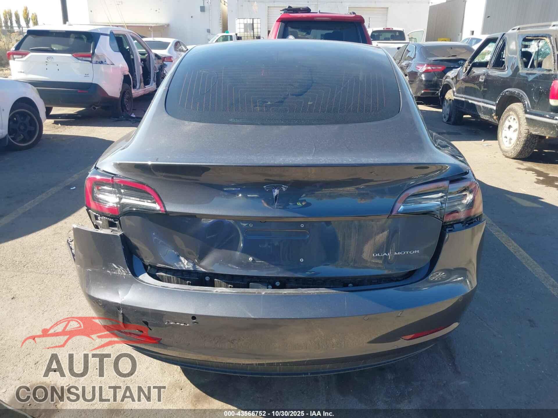 TESLA MODEL 3 2018 - 5YJ3E1EB5JF100421
