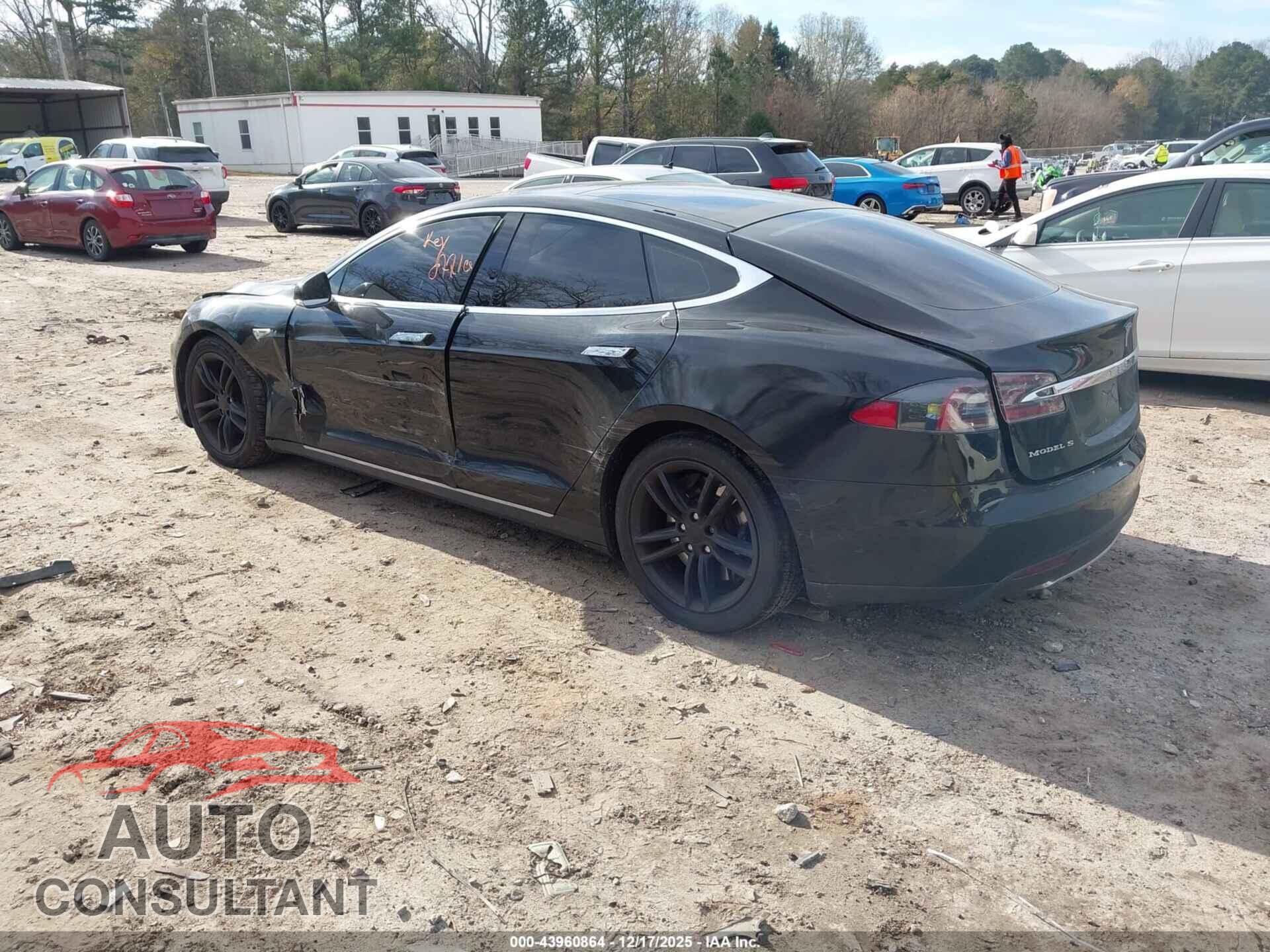 TESLA MODEL S 2013 - 5YJSA1DP6DFP26164