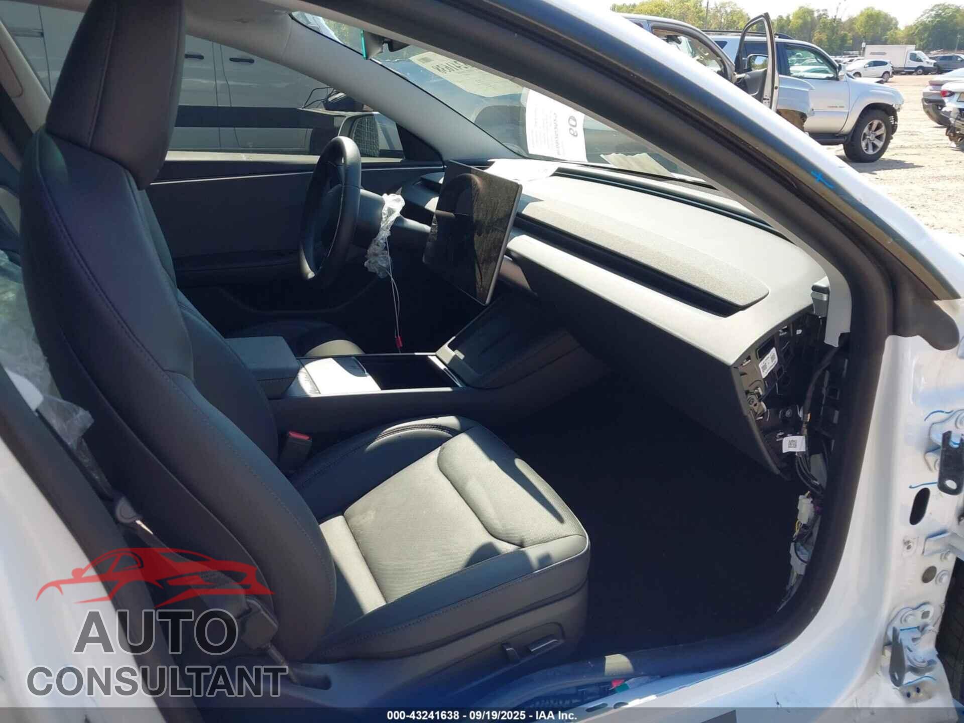 TESLA MODEL 3 2025 - 5YJ3E1EA6SF892829