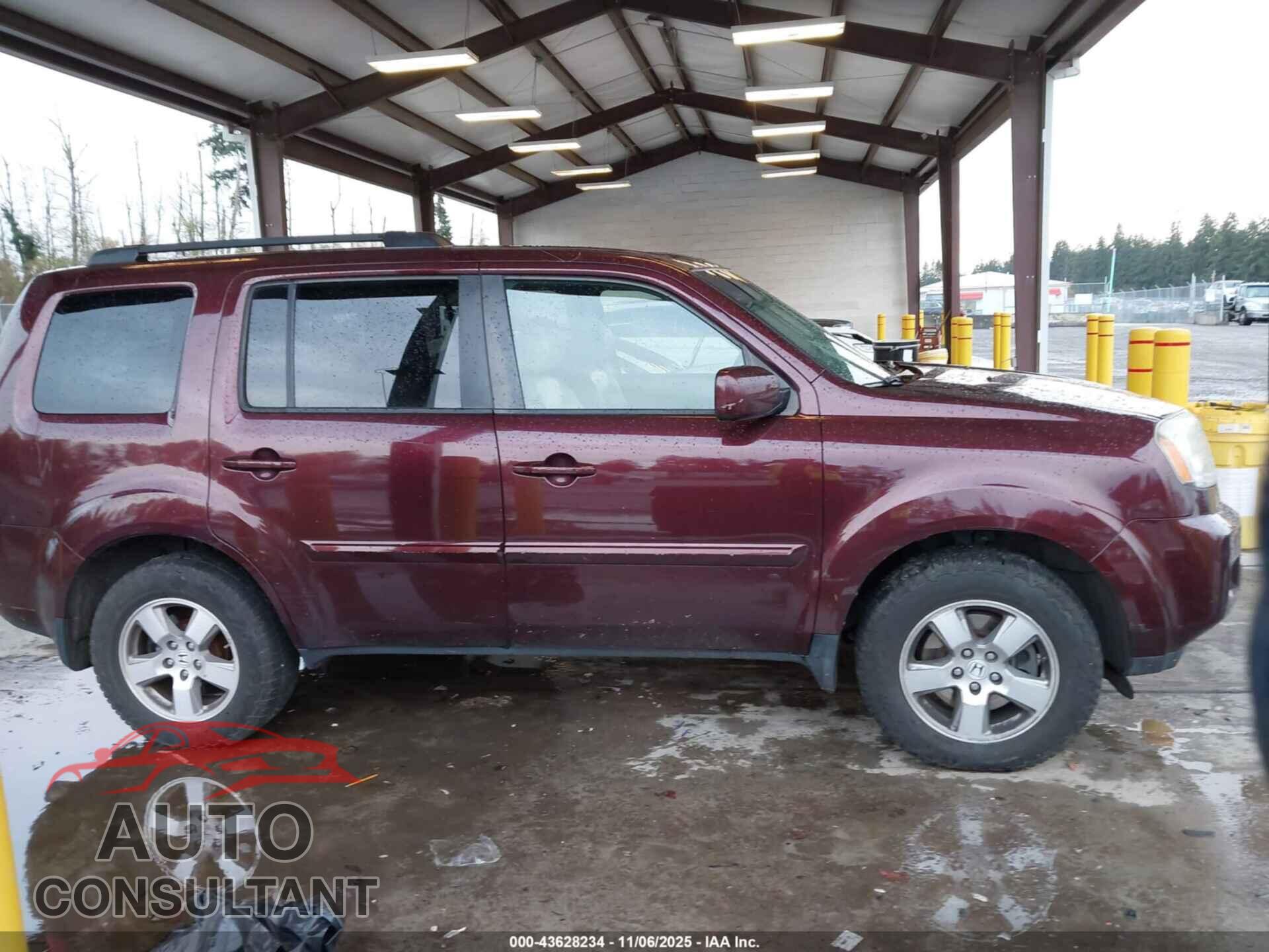 HONDA PILOT 2011 - 5FNYF4H67BB010109