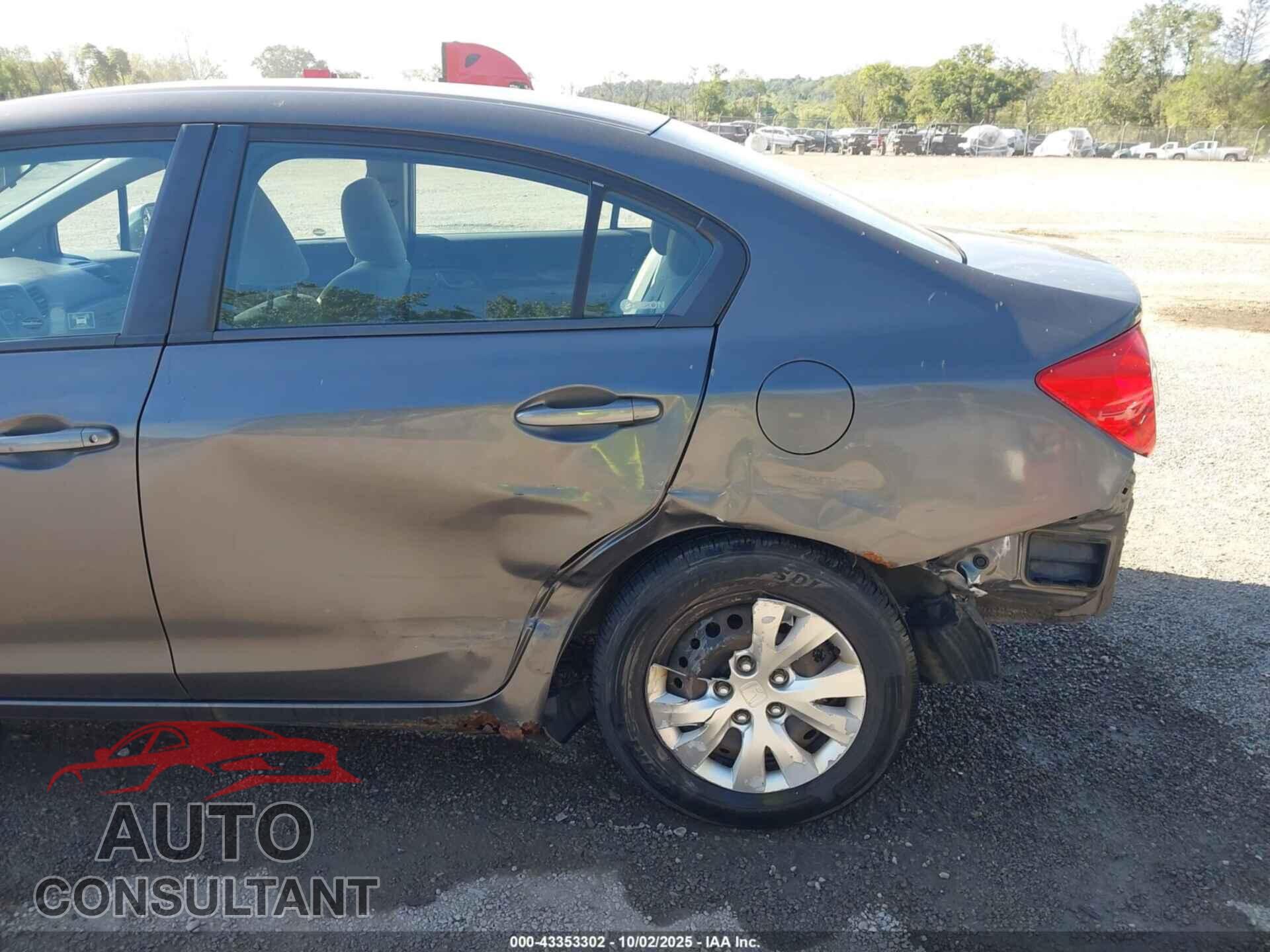 HONDA CIVIC 2012 - 2HGFB2F55CH581659