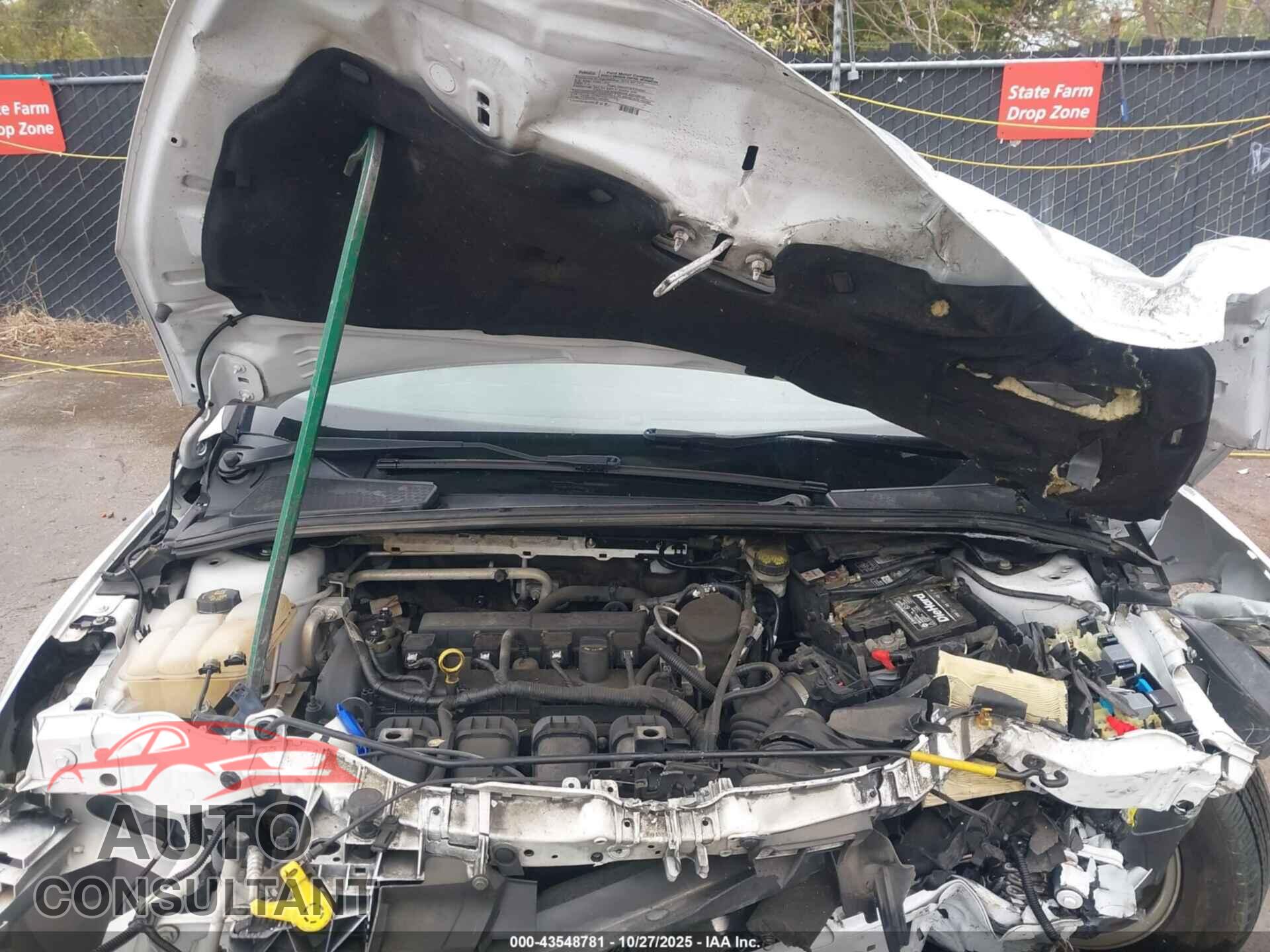 FORD FOCUS 2015 - 1FADP3F20FL231260