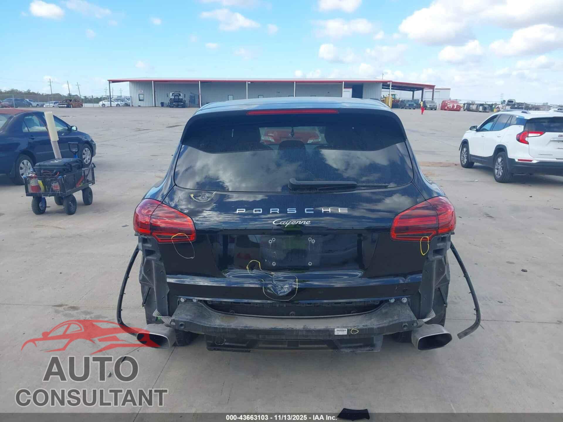 PORSCHE CAYENNE 2016 - WP1AA2A24GKA36171