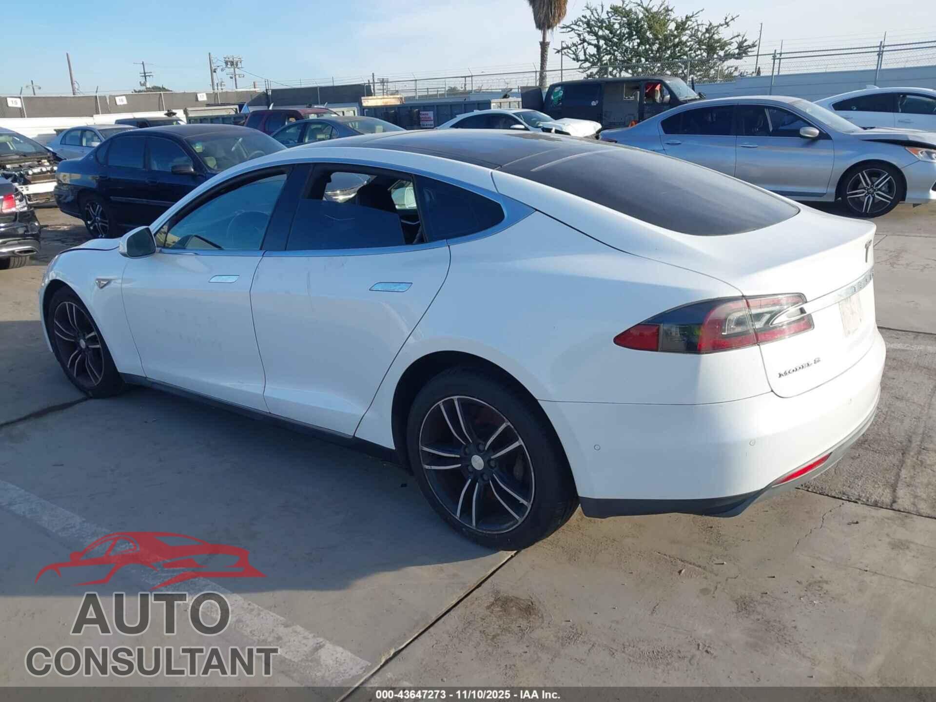 TESLA MODEL S 2015 - 5YJSA1E13FF120186