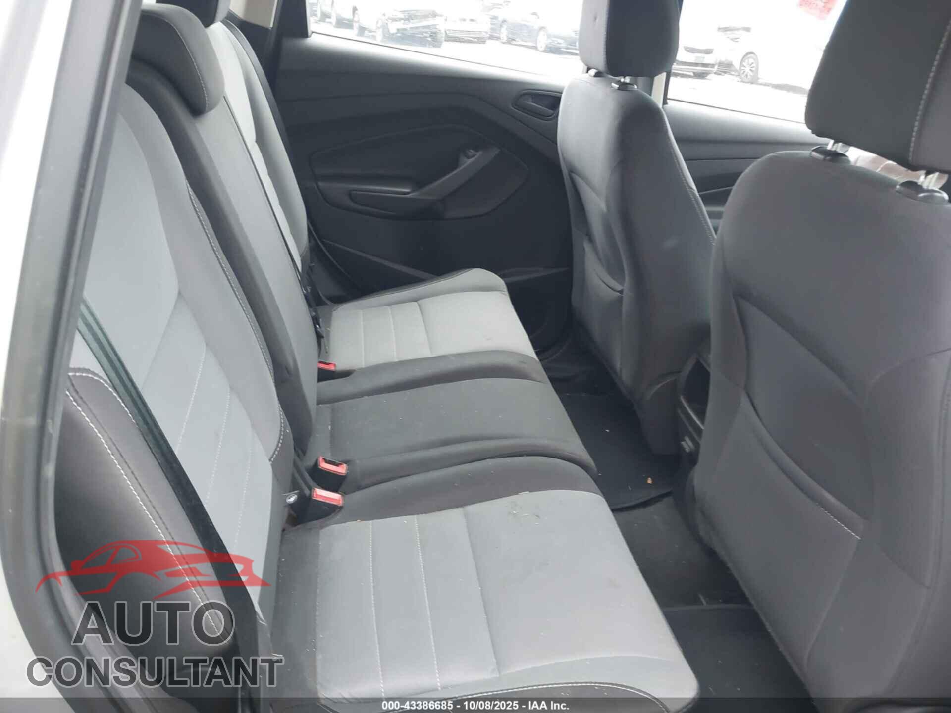 FORD ESCAPE 2017 - 1FMCU0F72HUE61609