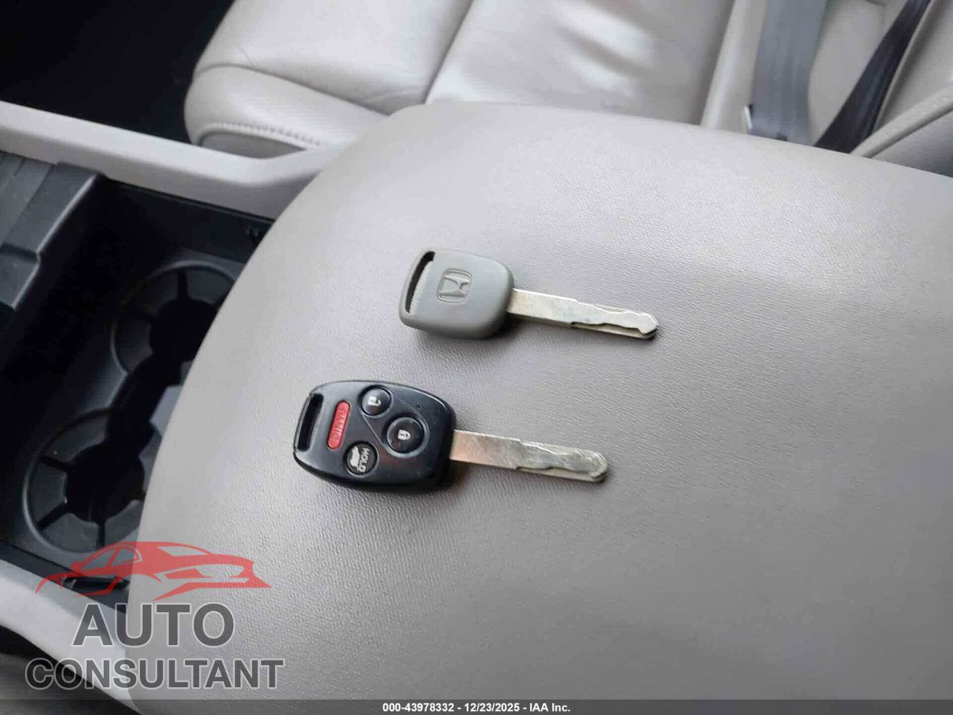 HONDA PILOT 2013 - 5FNYF4H59DB036432