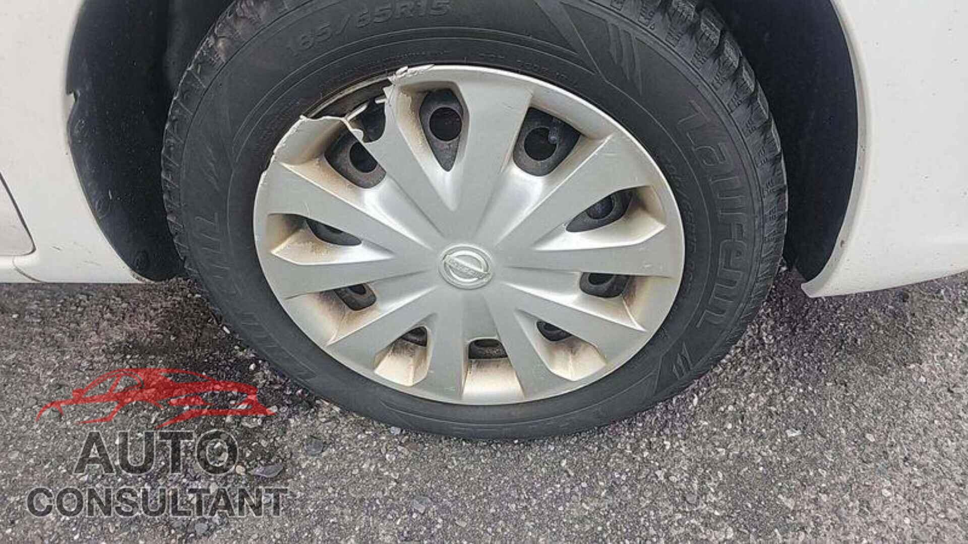NISSAN VERSA 2017 - 3N1CN7AP3HL904445