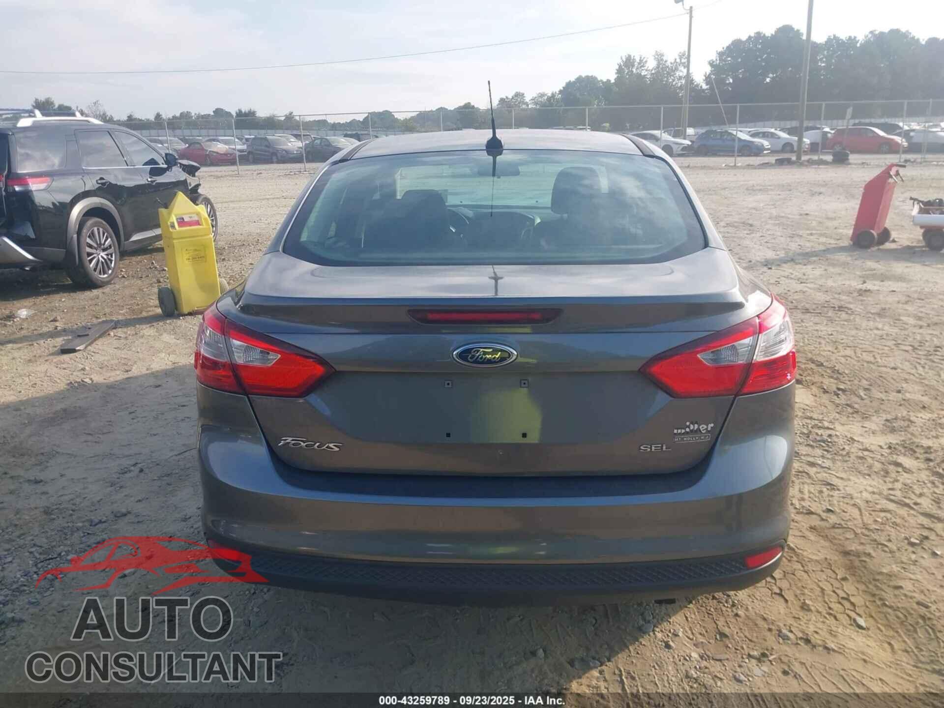 FORD FOCUS 2012 - 1FAHP3H24CL478579