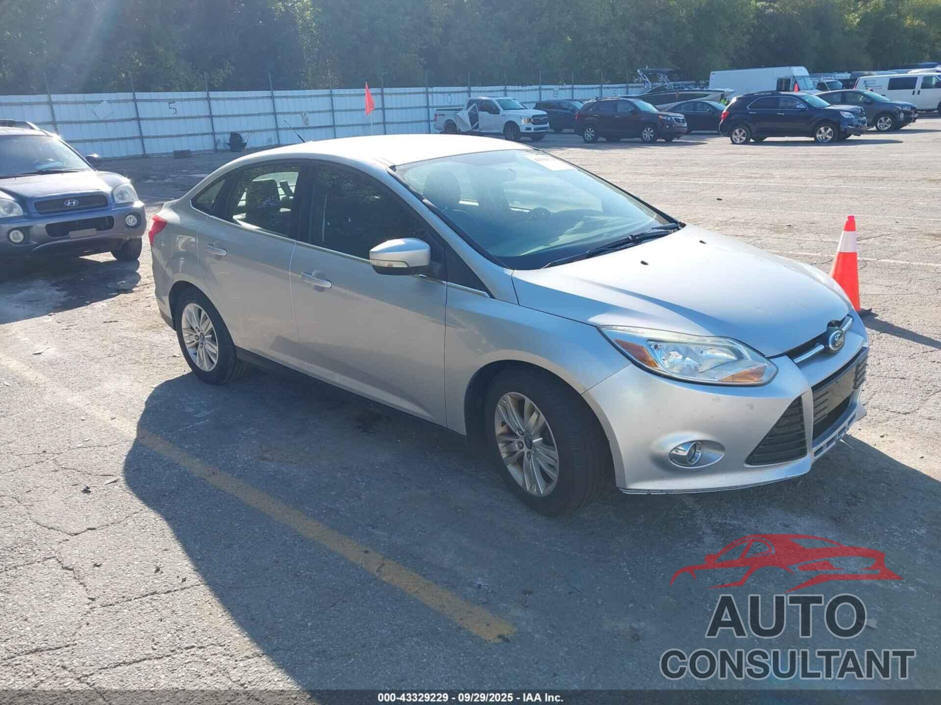 FORD FOCUS 2012 - 1FAHP3H28CL396399