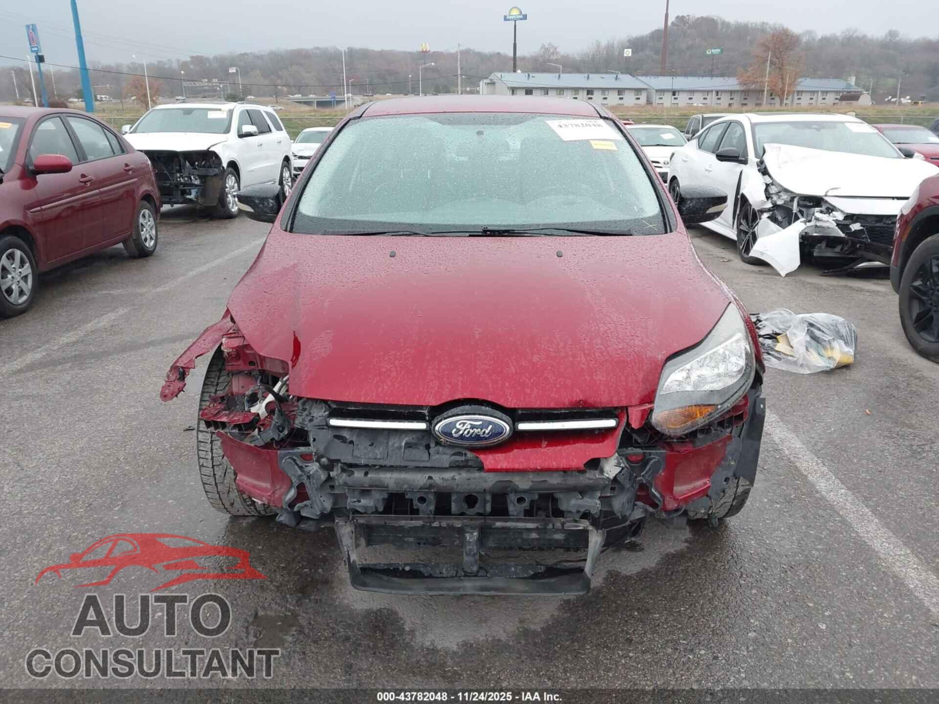 FORD FOCUS 2014 - 1FADP3F27EL142025