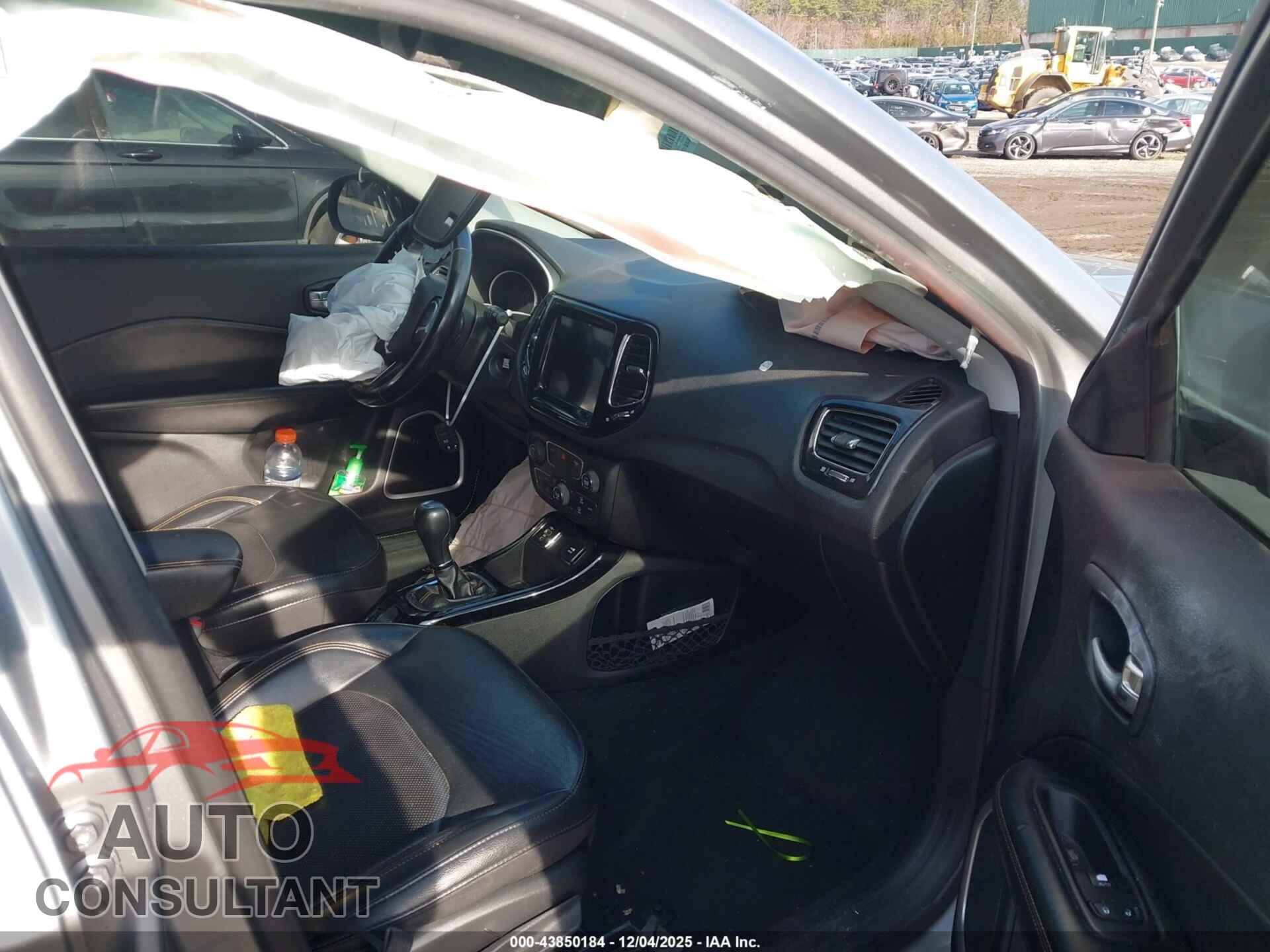 JEEP COMPASS 2020 - 3C4NJCCB2LT211127