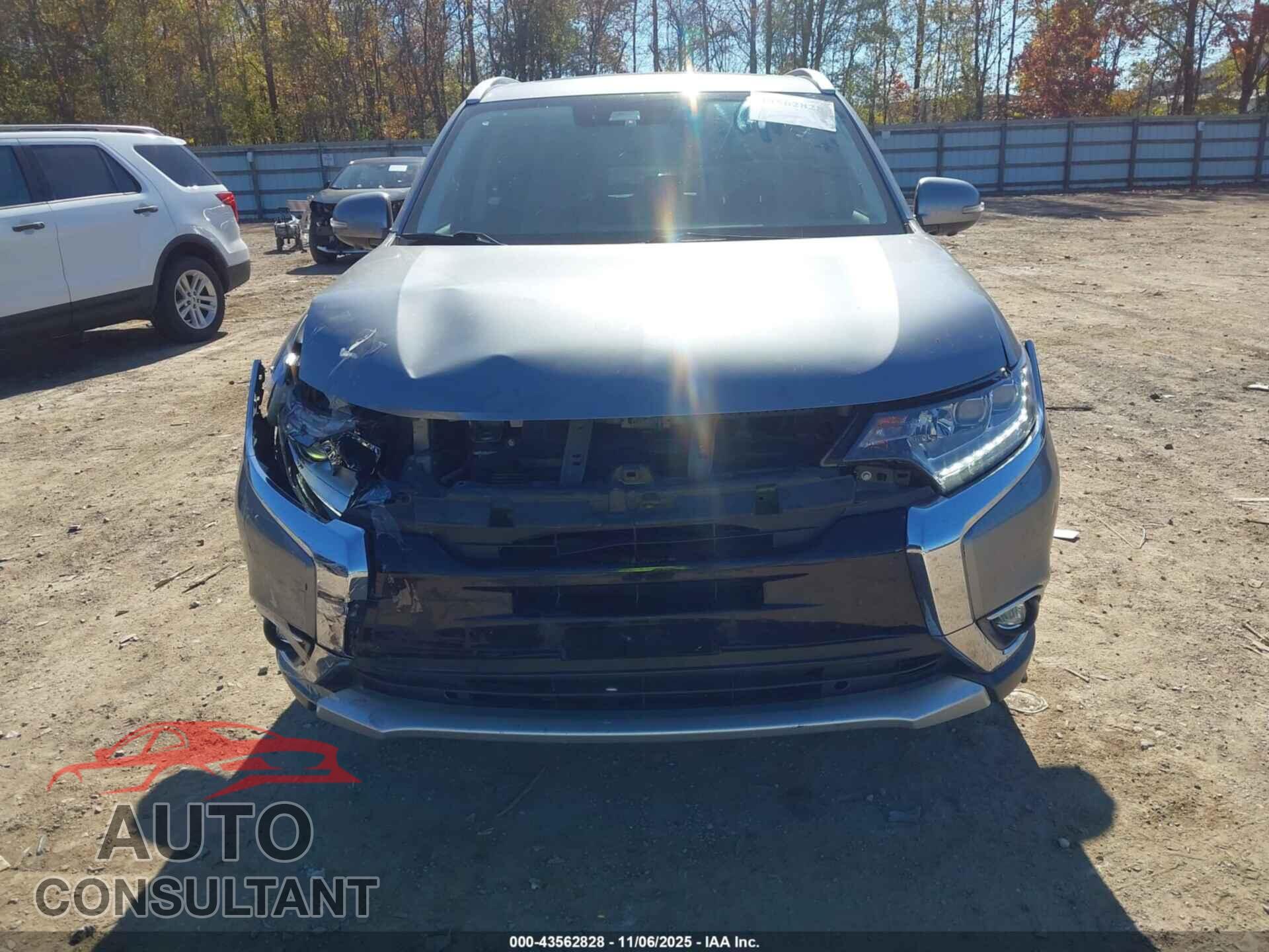 MITSUBISHI OUTLANDER 2018 - JA4AD3A36JZ068801