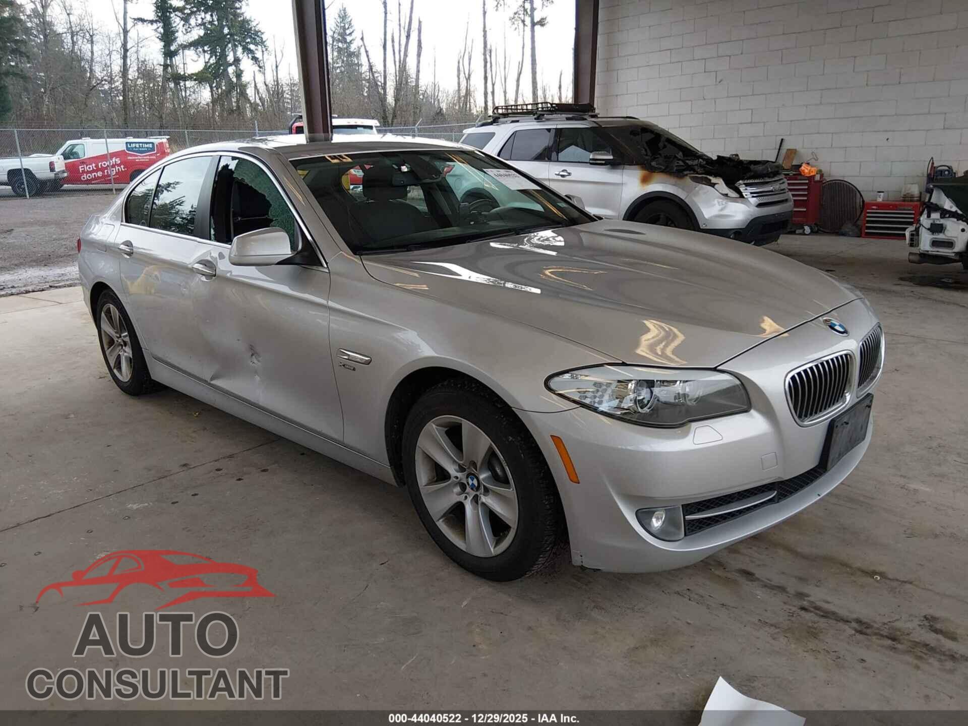 BMW 528I 2012 - WBAXH5C59CDW05656
