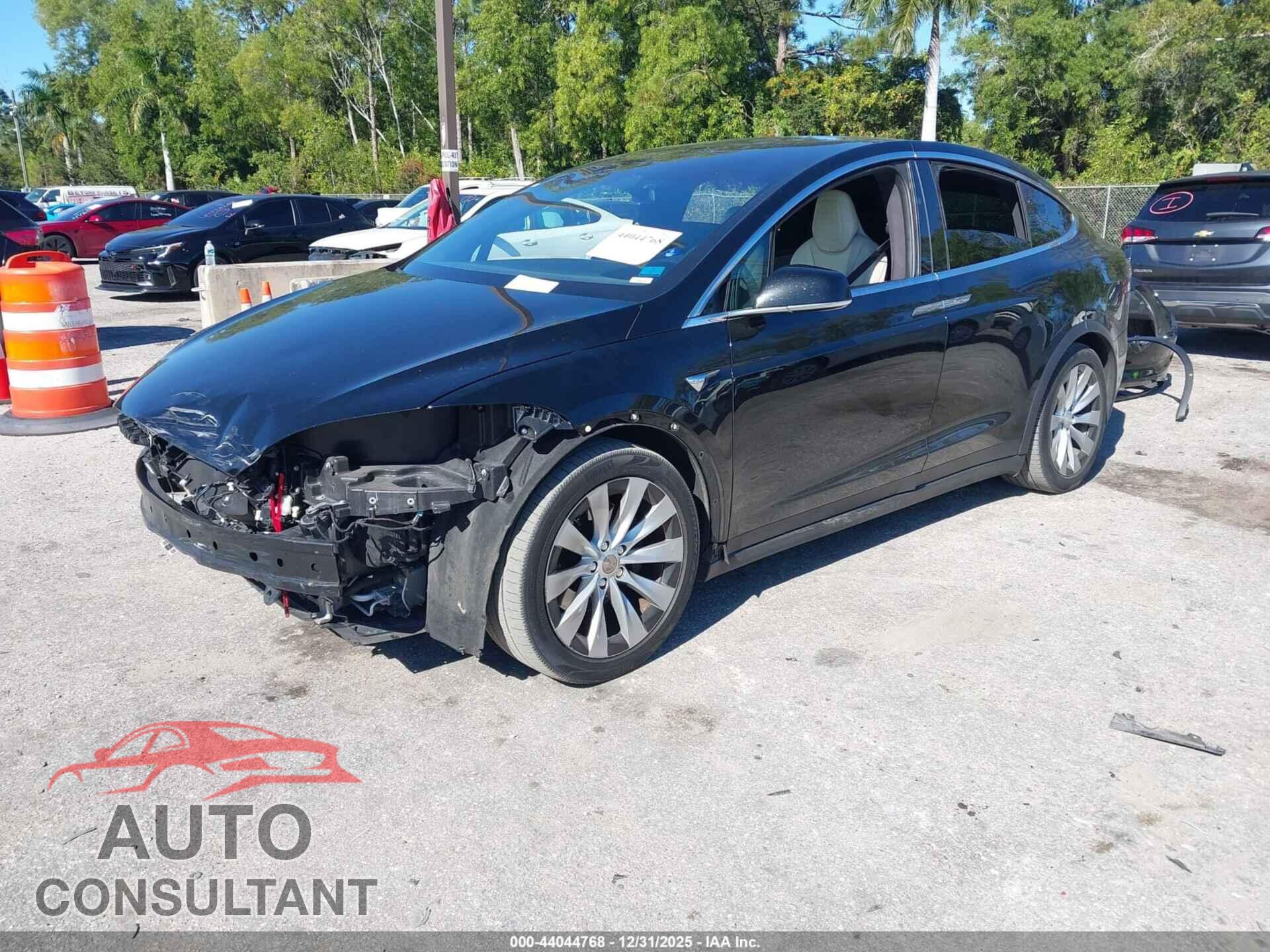 TESLA MODEL X 2019 - 5YJXCAE21KF187131
