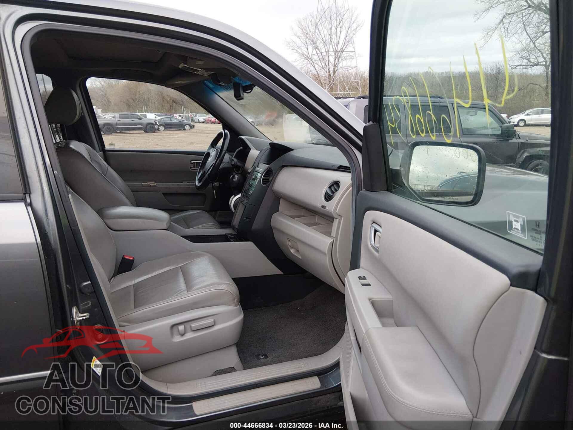 HONDA PILOT 2011 - 5FNYF4H59BB104483