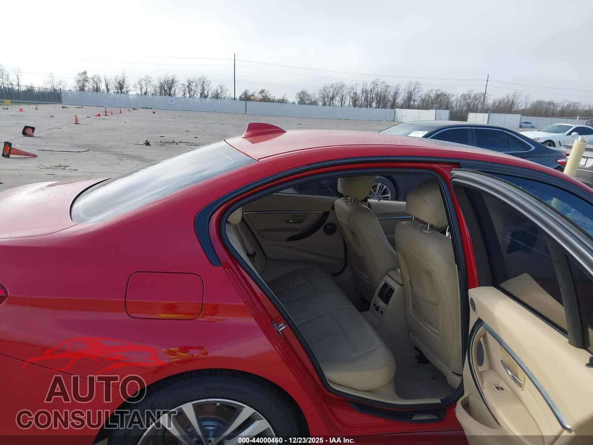 BMW 328I 2016 - WBA8E9G59GNU28539