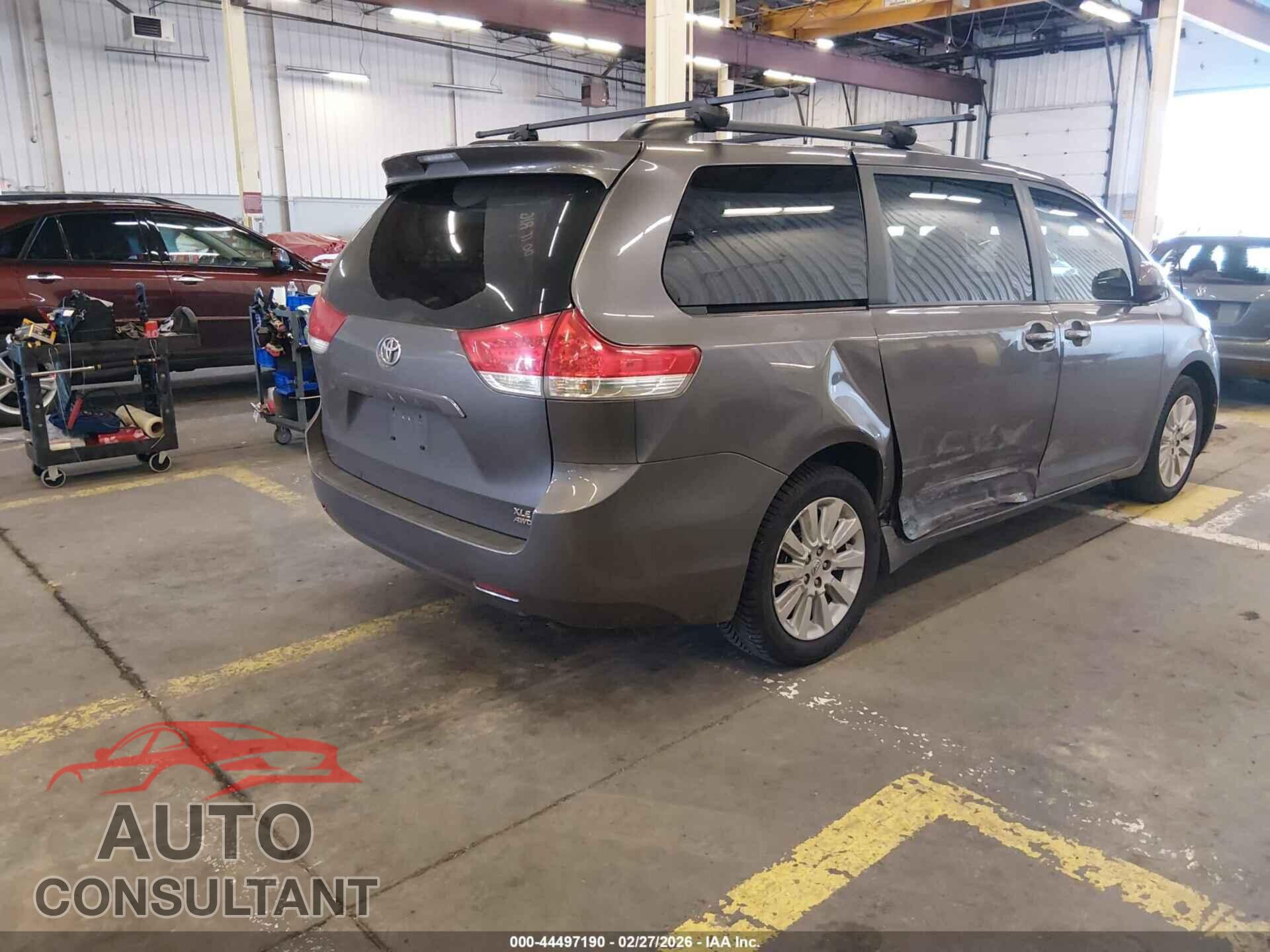 TOYOTA SIENNA 2014 - 5TDDK3DC5ES089652