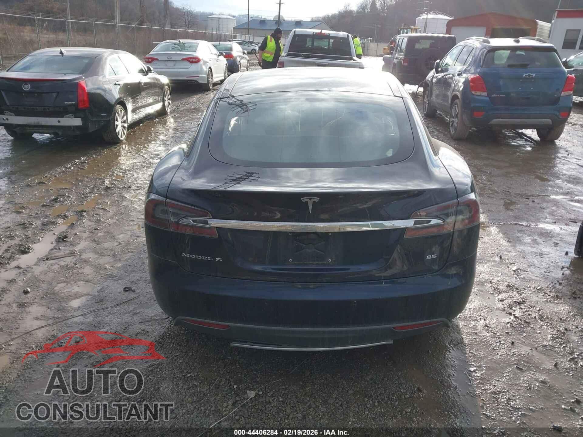 TESLA MODEL S 2013 - 5YJSA1DN3DFP26606