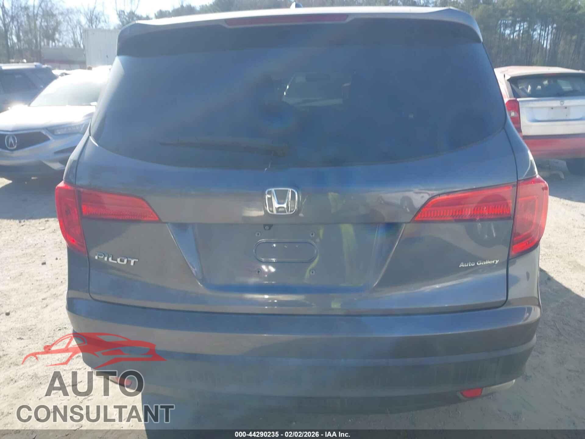 HONDA PILOT 2017 - 5FNYF5H31HB036791