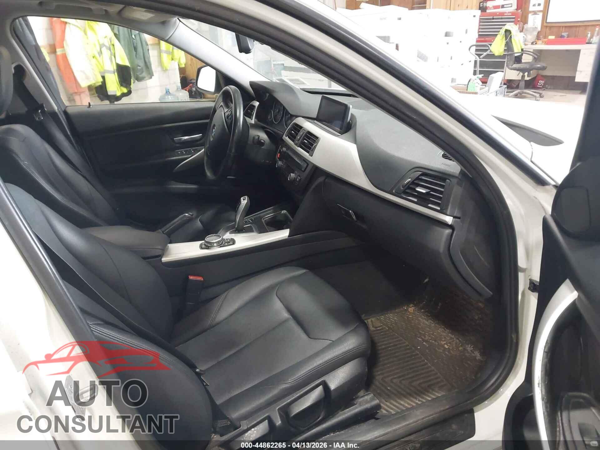 BMW 320I 2014 - WBA3C3G52ENS68241