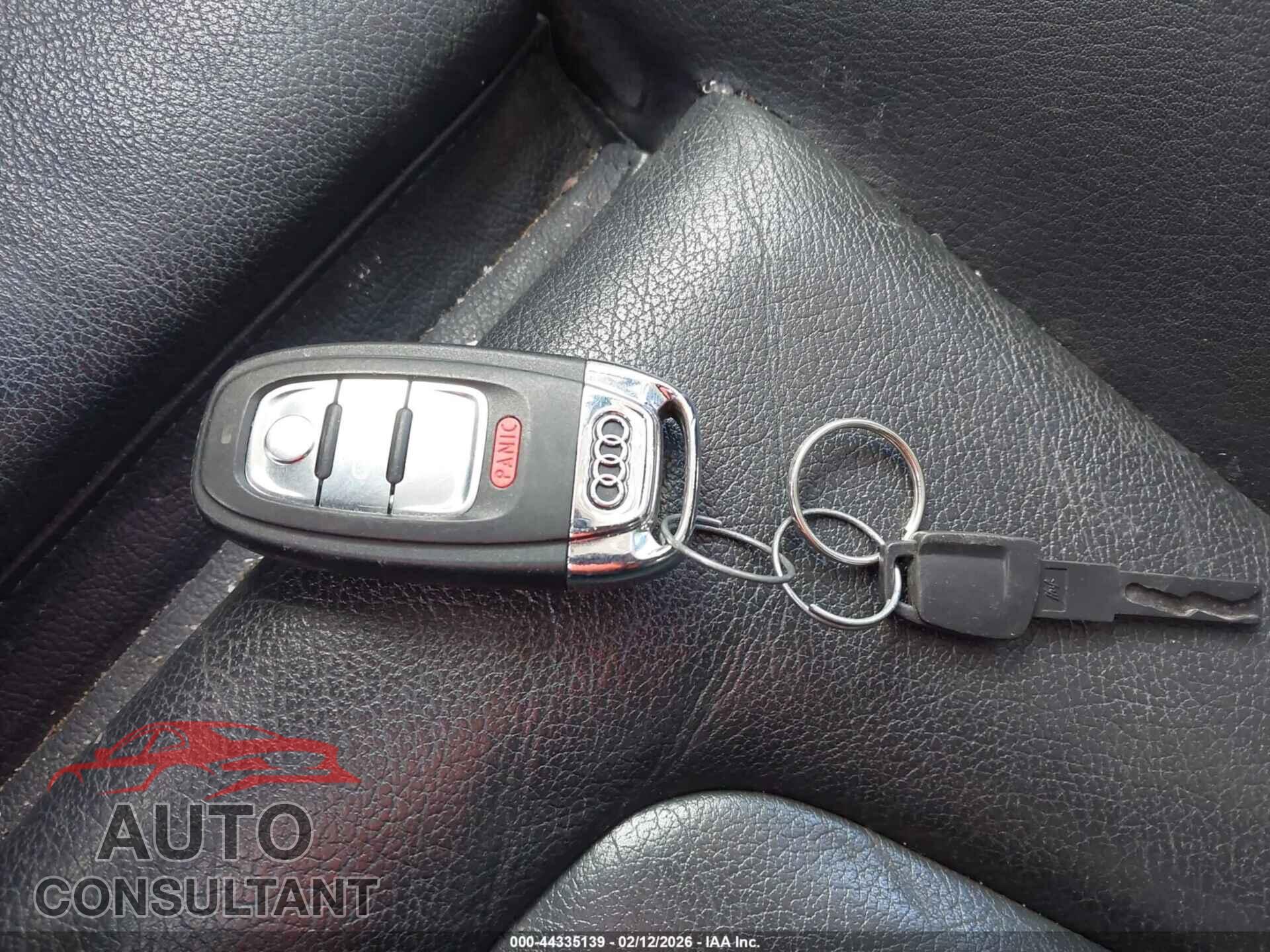 AUDI A4 2013 - WAUFFAFL1DN005438