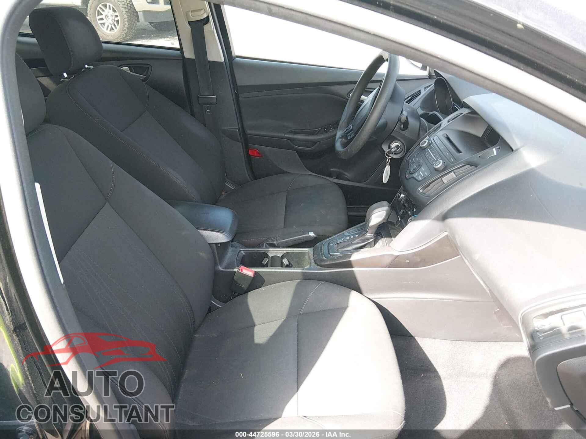 FORD FOCUS 2017 - 1FADP3F27HL334582
