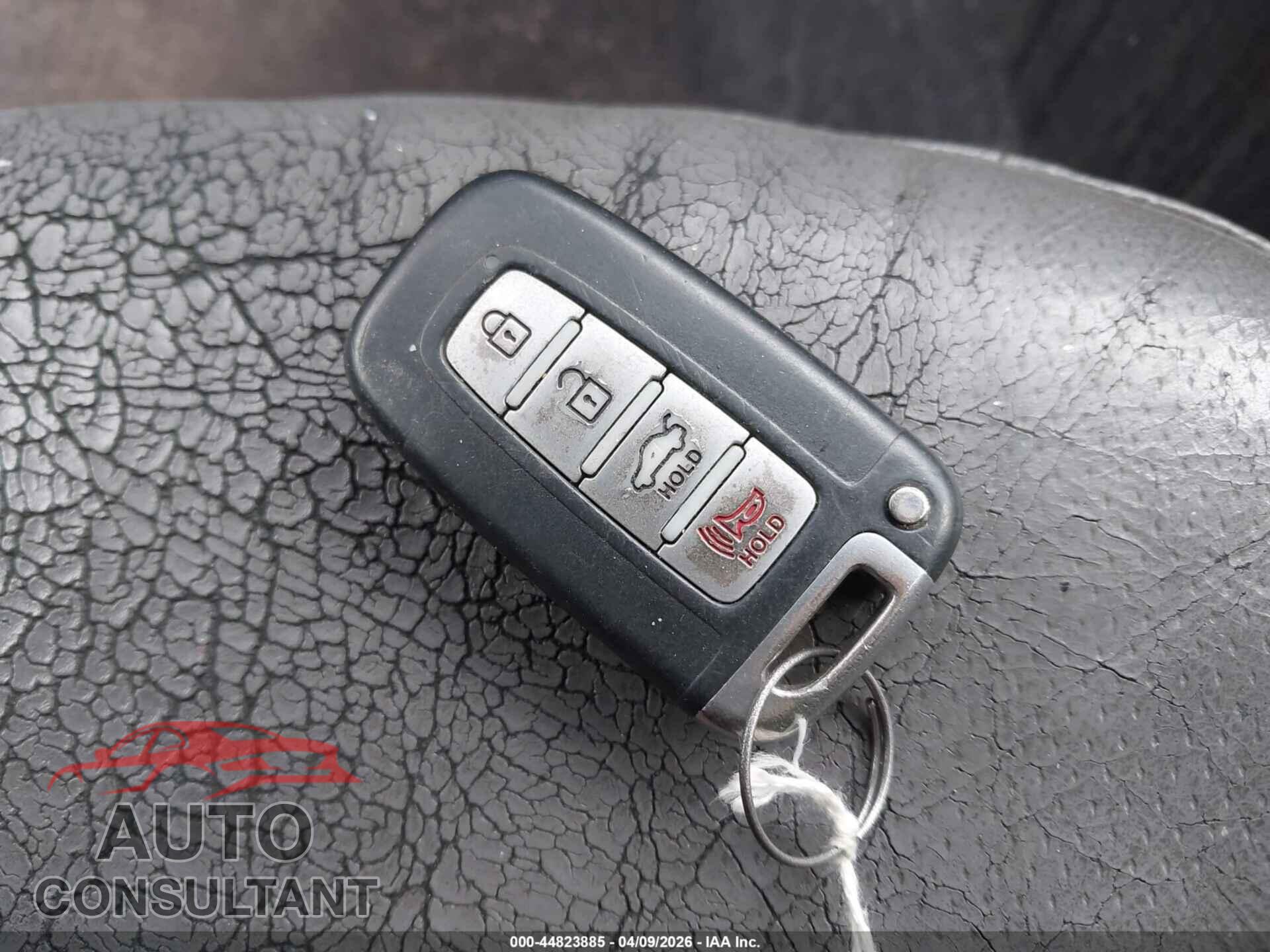 HYUNDAI SONATA 2011 - 5NPEC4AC9BH081731