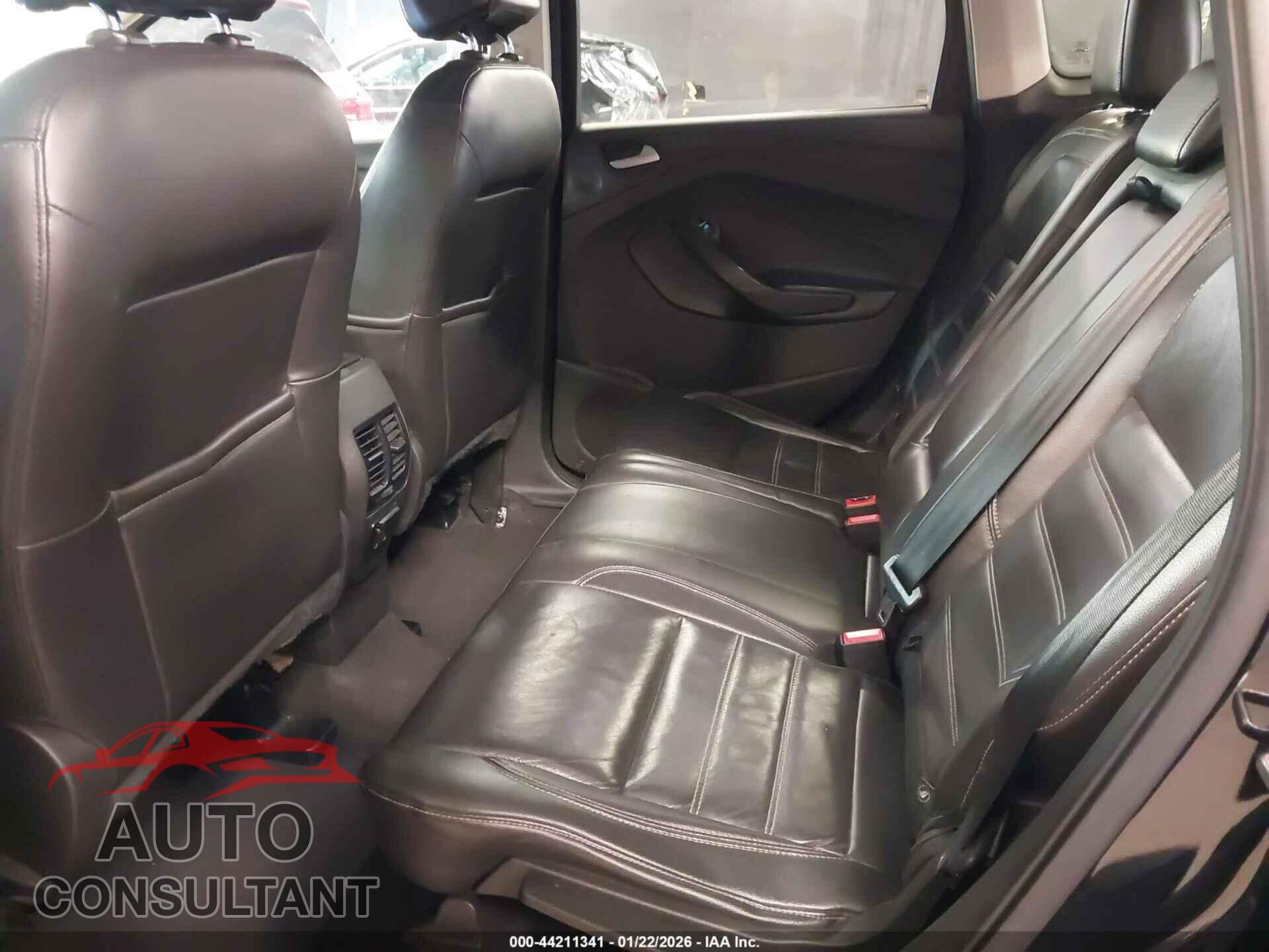 FORD ESCAPE 2017 - 1FMCU9JD6HUB71200