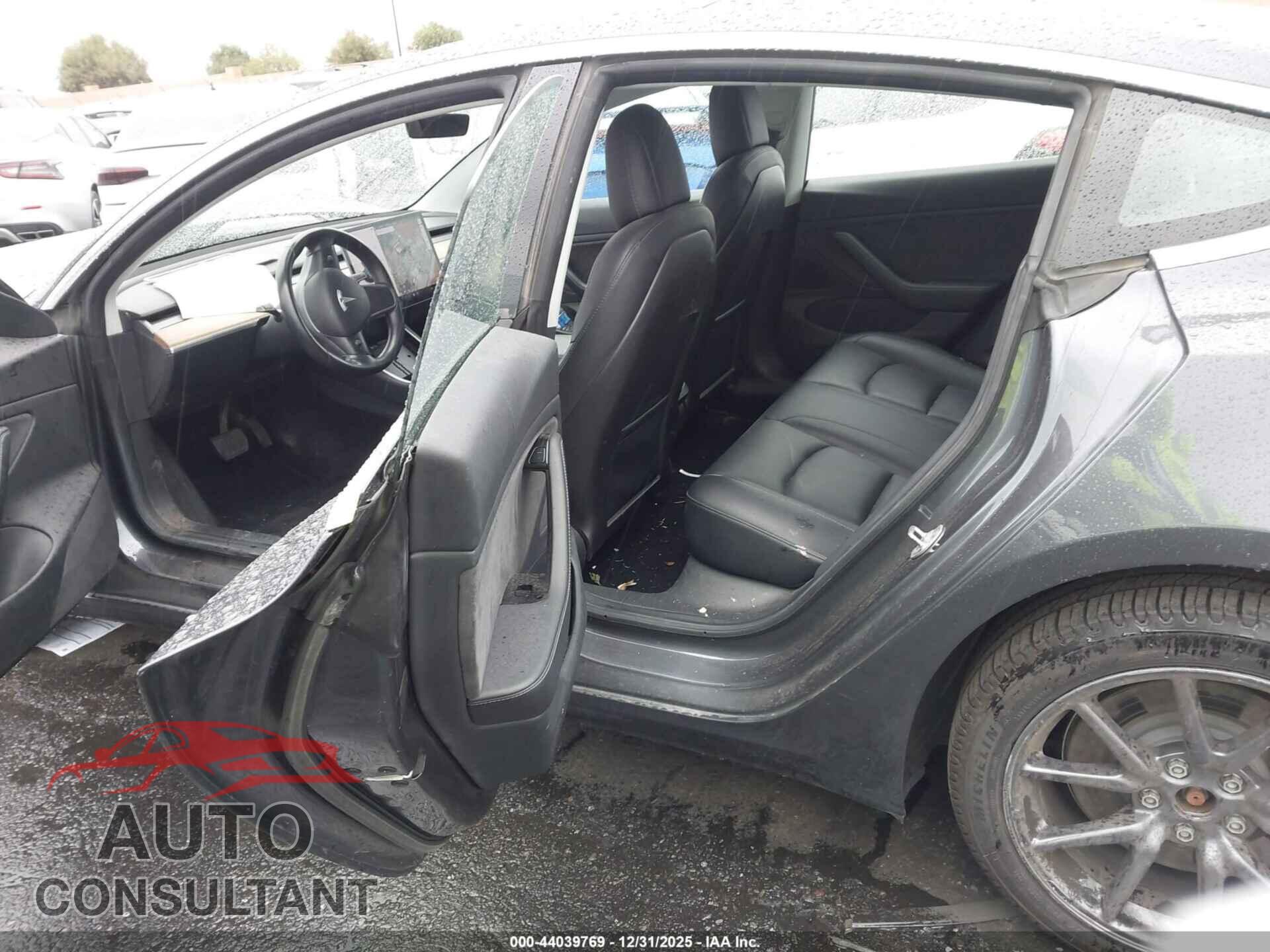 TESLA MODEL 3 2018 - 5YJ3E1EA7JF045235