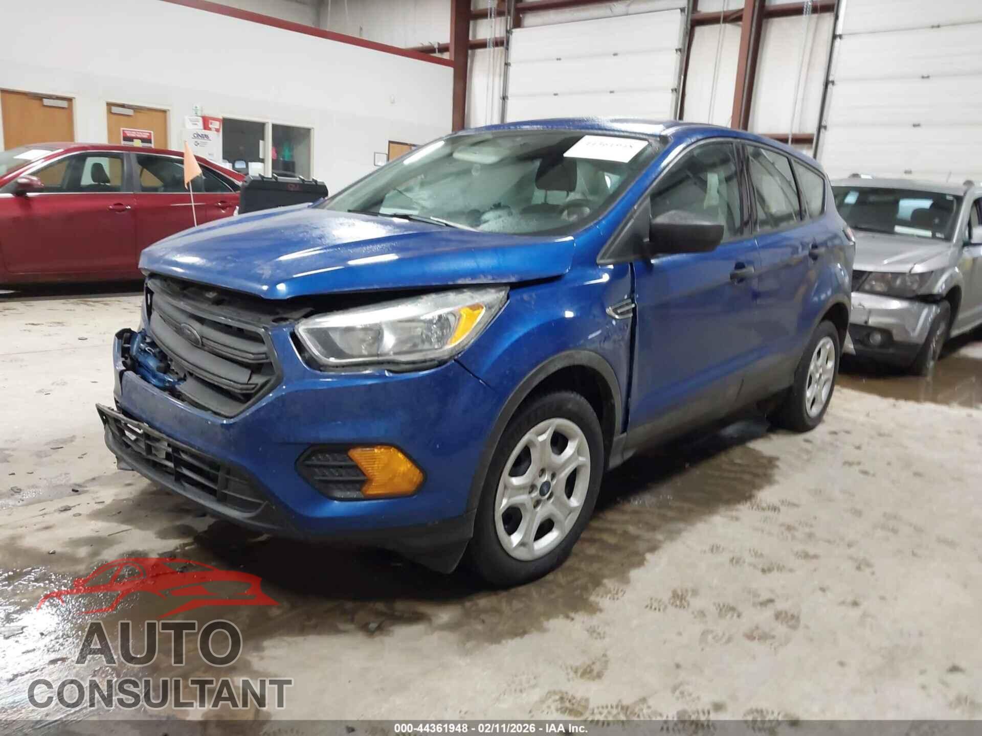 FORD ESCAPE 2017 - 1FMCU0F71HUD27383