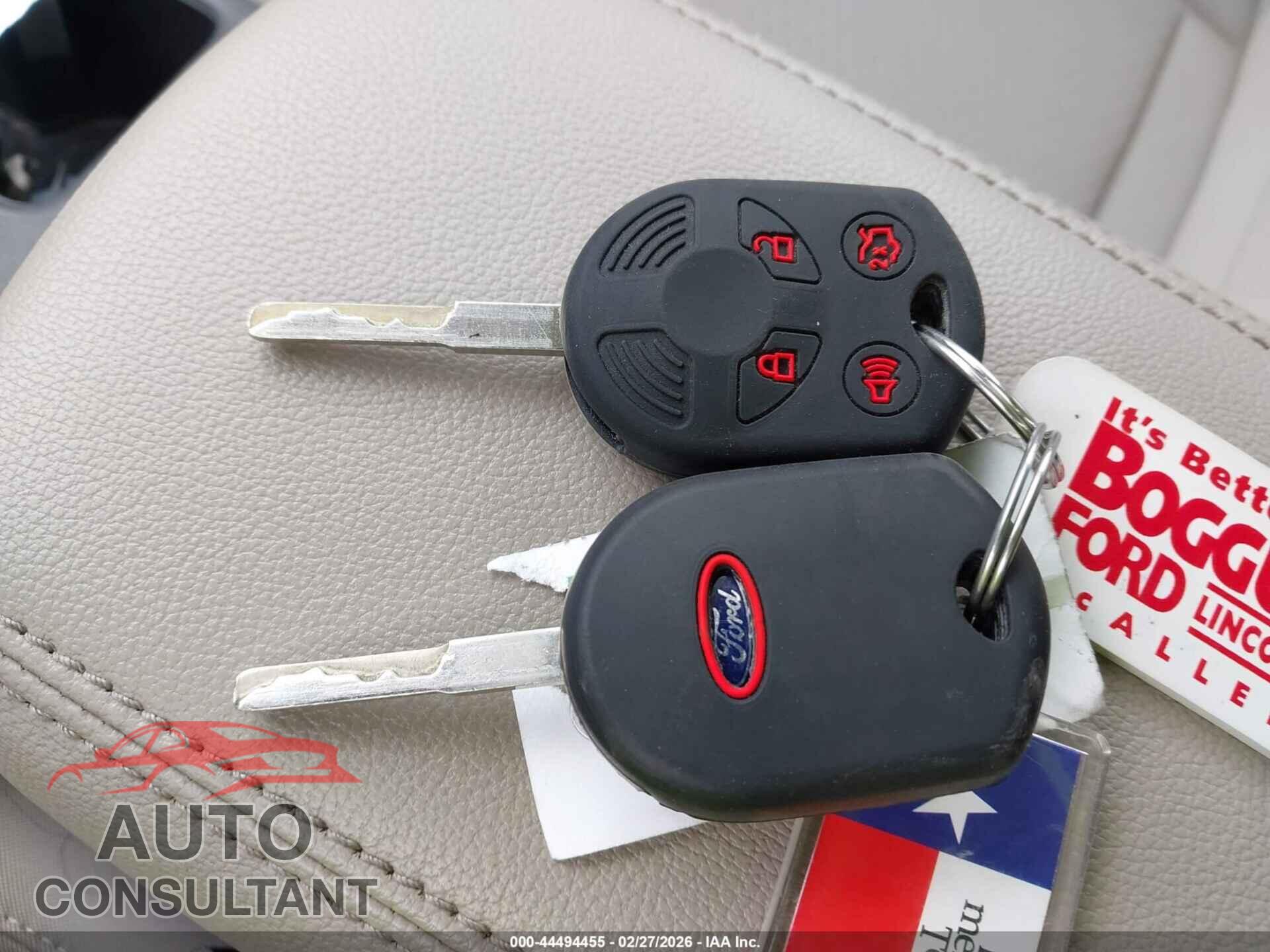 FORD ESCAPE 2018 - 1FMCU0GD1JUD20007