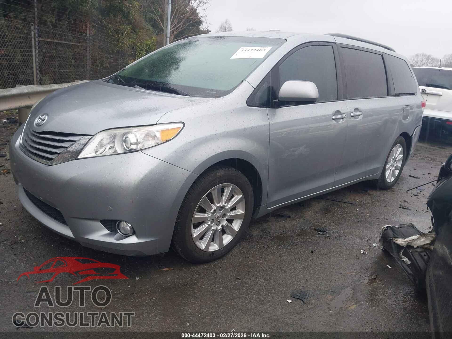 TOYOTA SIENNA 2011 - 5TDYK3DC4BS049155