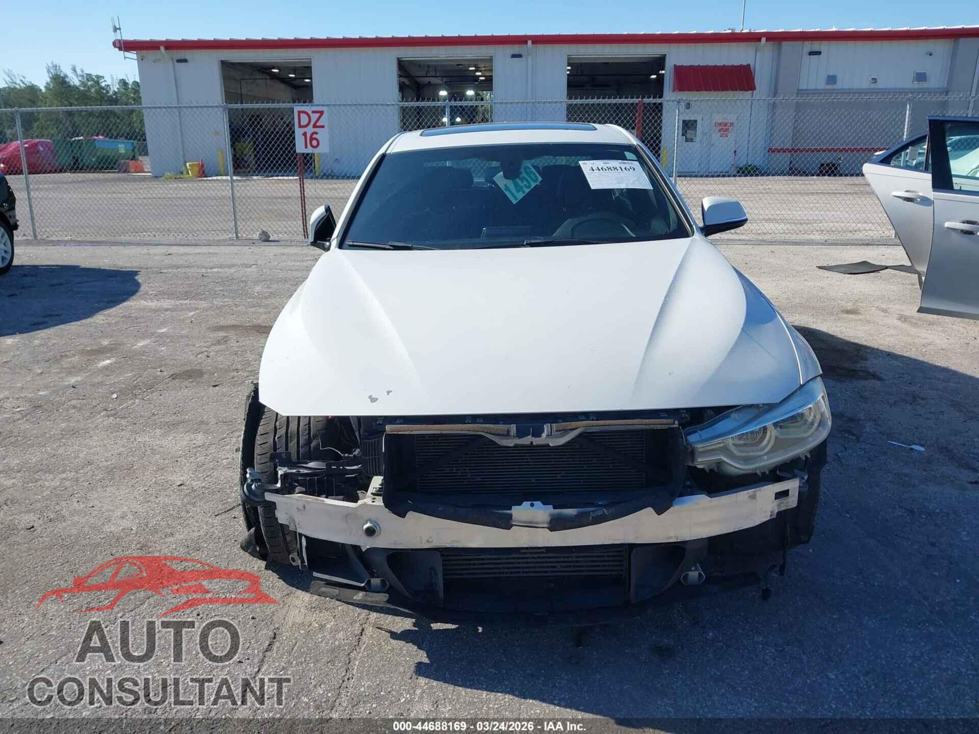 BMW 328I 2016 - WBA8E9G5XGNU29103