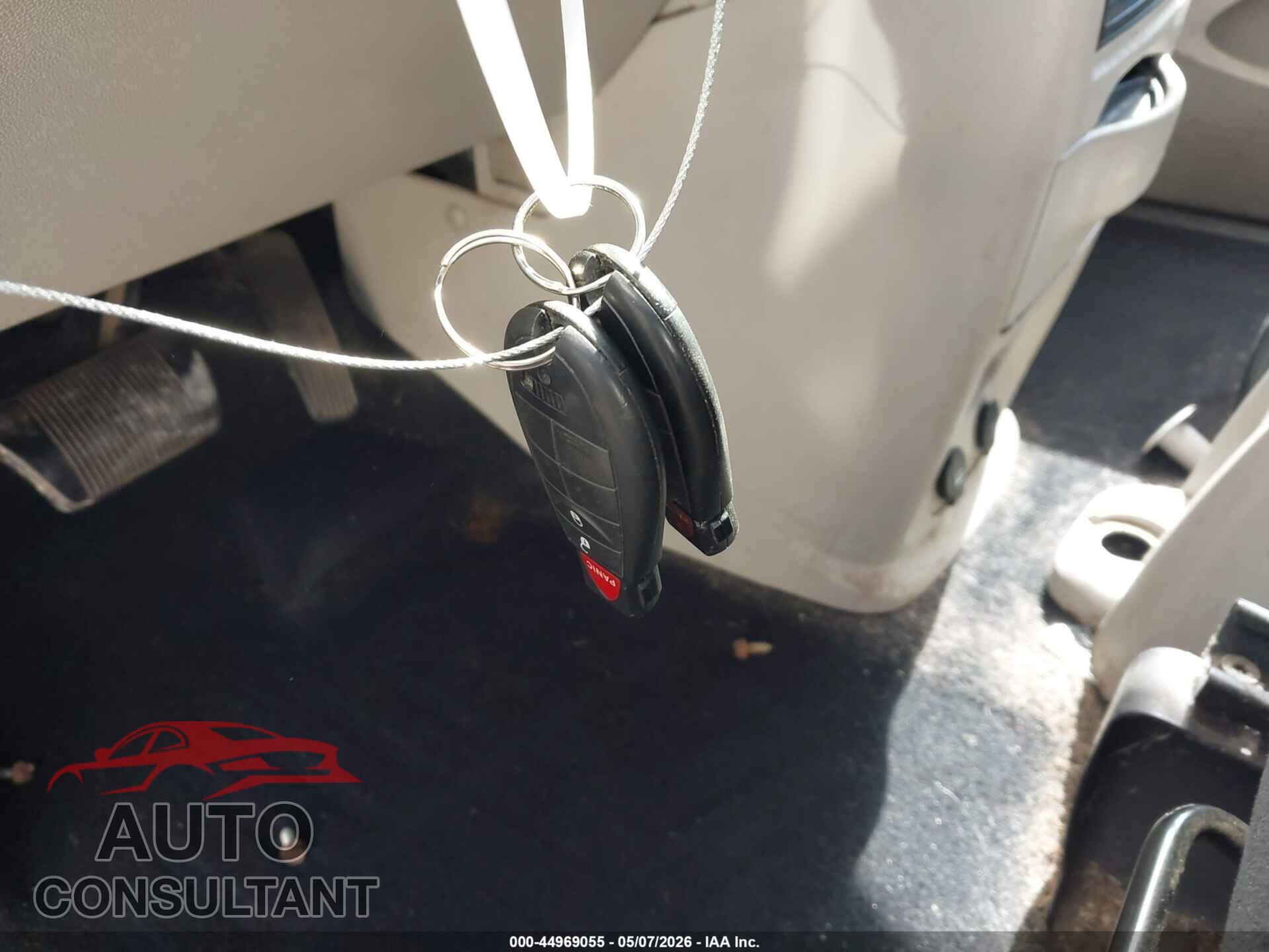 DODGE GRAND CARAVAN 2011 - 2D4RN4DG0BR700359