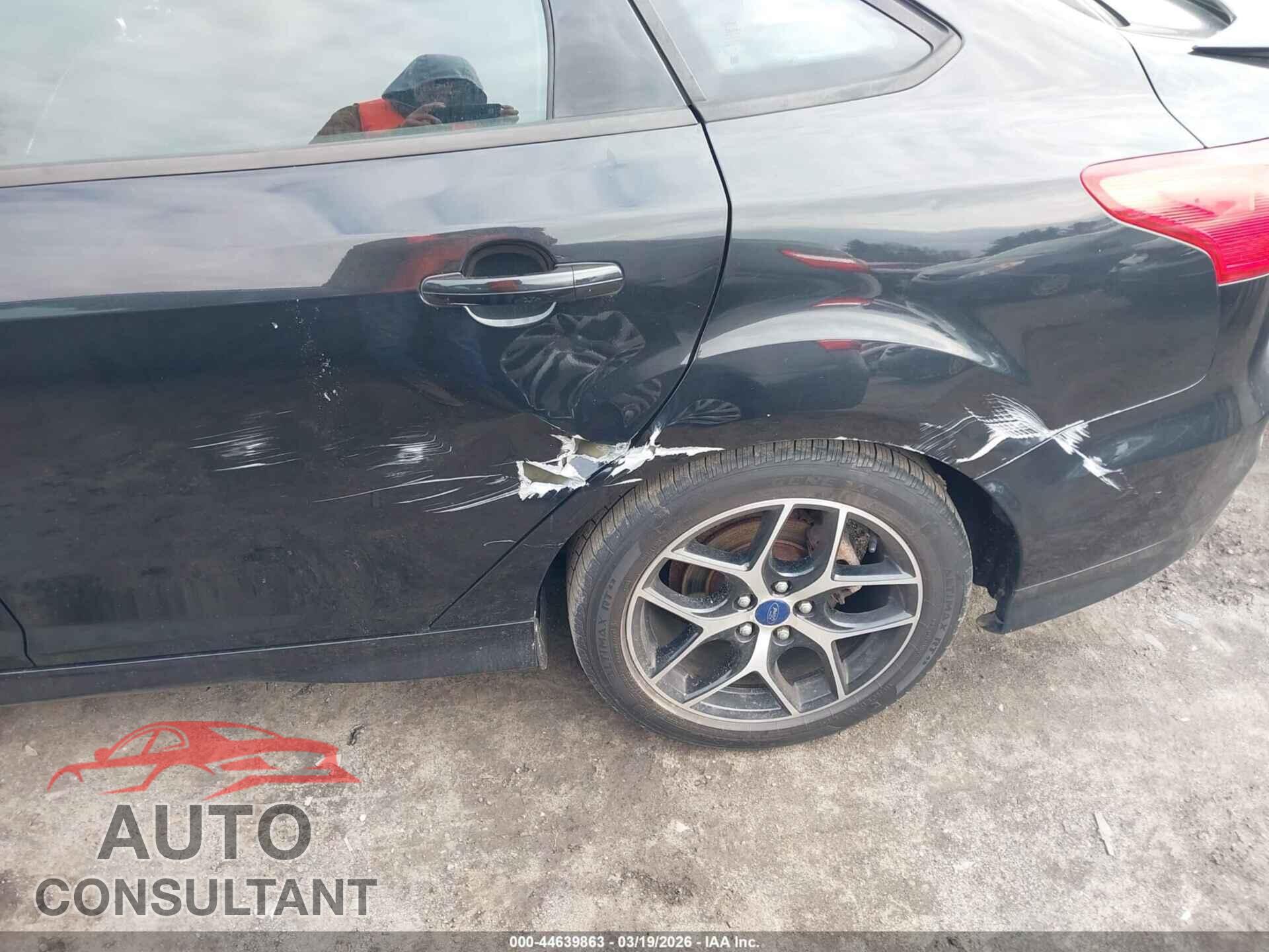 FORD FOCUS 2015 - 1FADP3F28FL338041