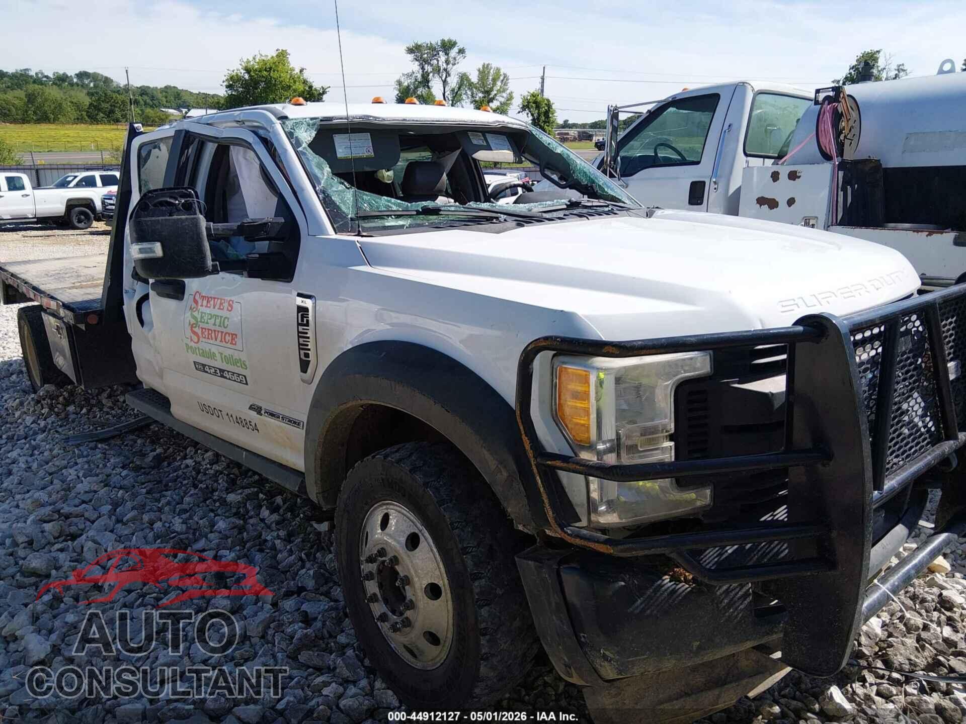 FORD F-550 CHASSIS 2017 - 1FD0W5HT2HEE04681