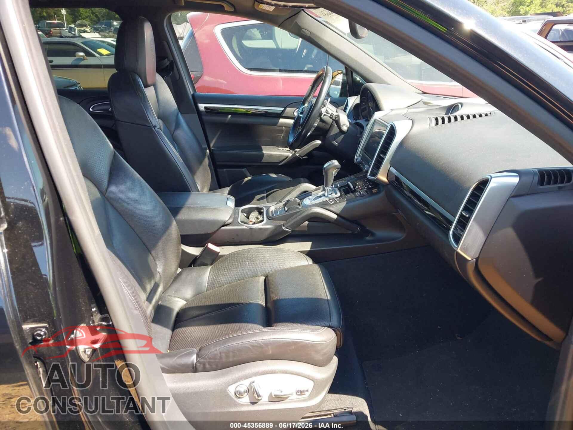 PORSCHE CAYENNE 2018 - WP1AA2A20JKA02848