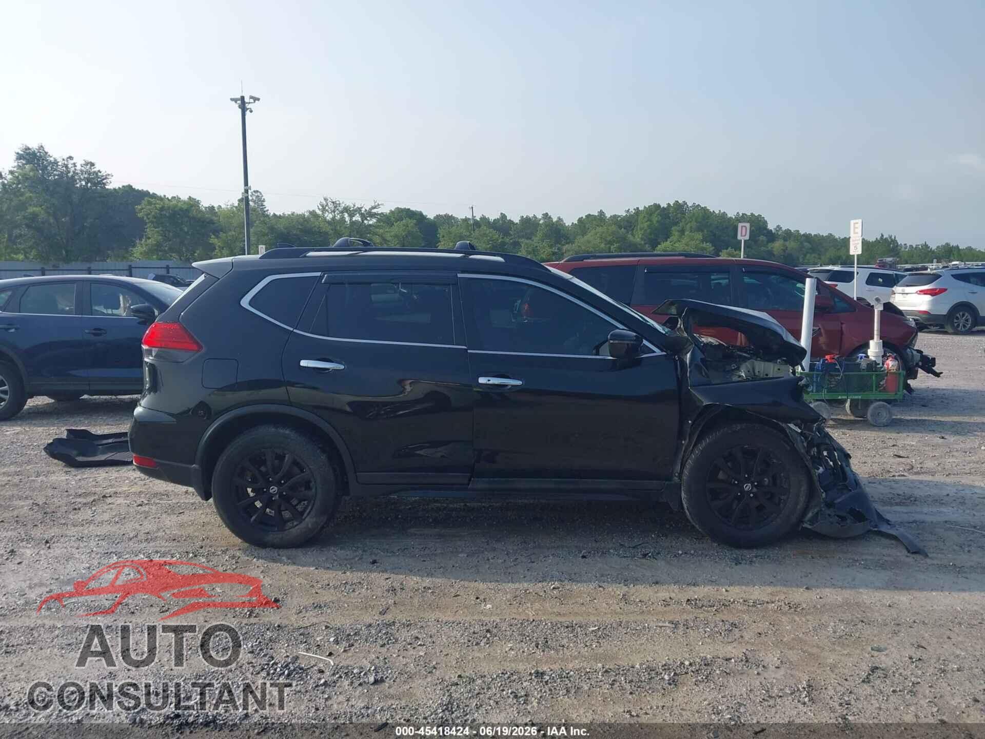 NISSAN ROGUE 2017 - 5N1AT2MVXHC817849