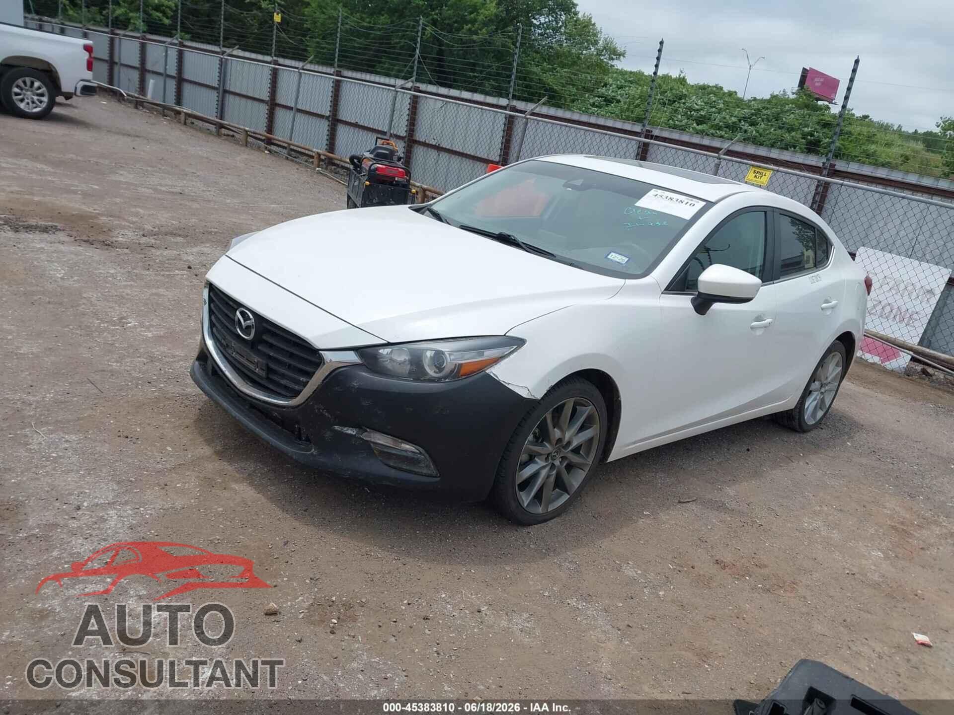 MAZDA MAZDA3 2018 - 3MZBN1V37JM234263