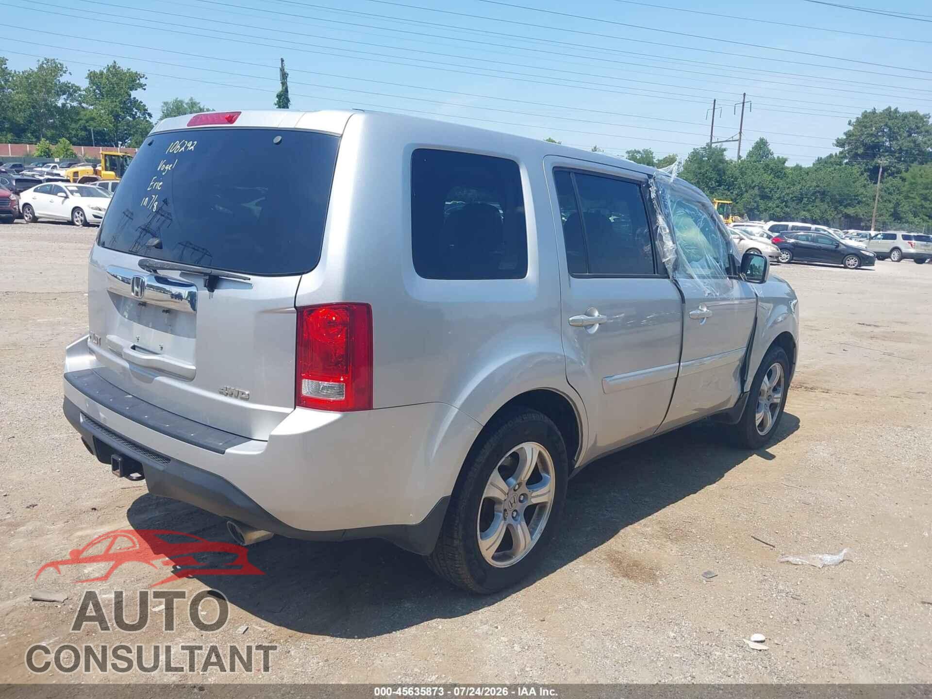 HONDA PILOT 2015 - 5FNYF4H40FB027872