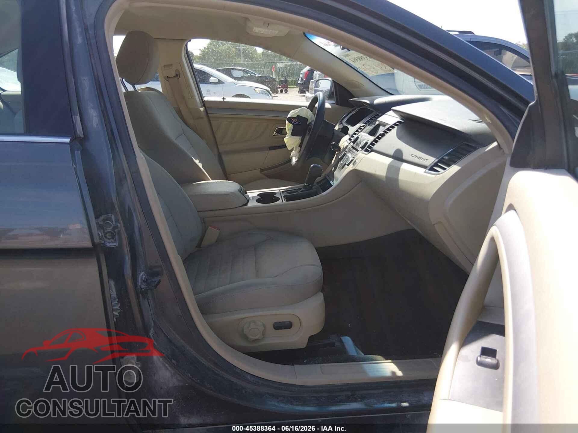 FORD TAURUS 2017 - 1FAHP2D81HG120084