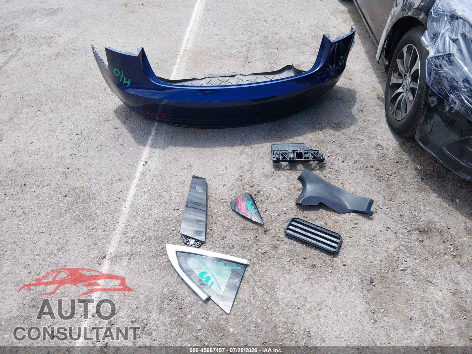 TESLA MODEL 3 2018 - 5YJ3E1EA4JF033382