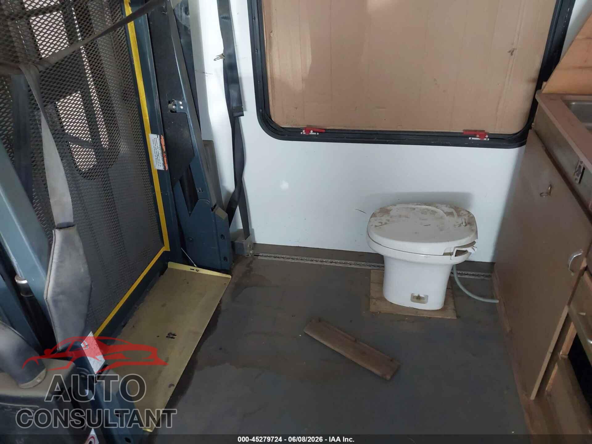 FORD E-450 CUTAWAY 2011 - 1FDFE4FS4BDB04736