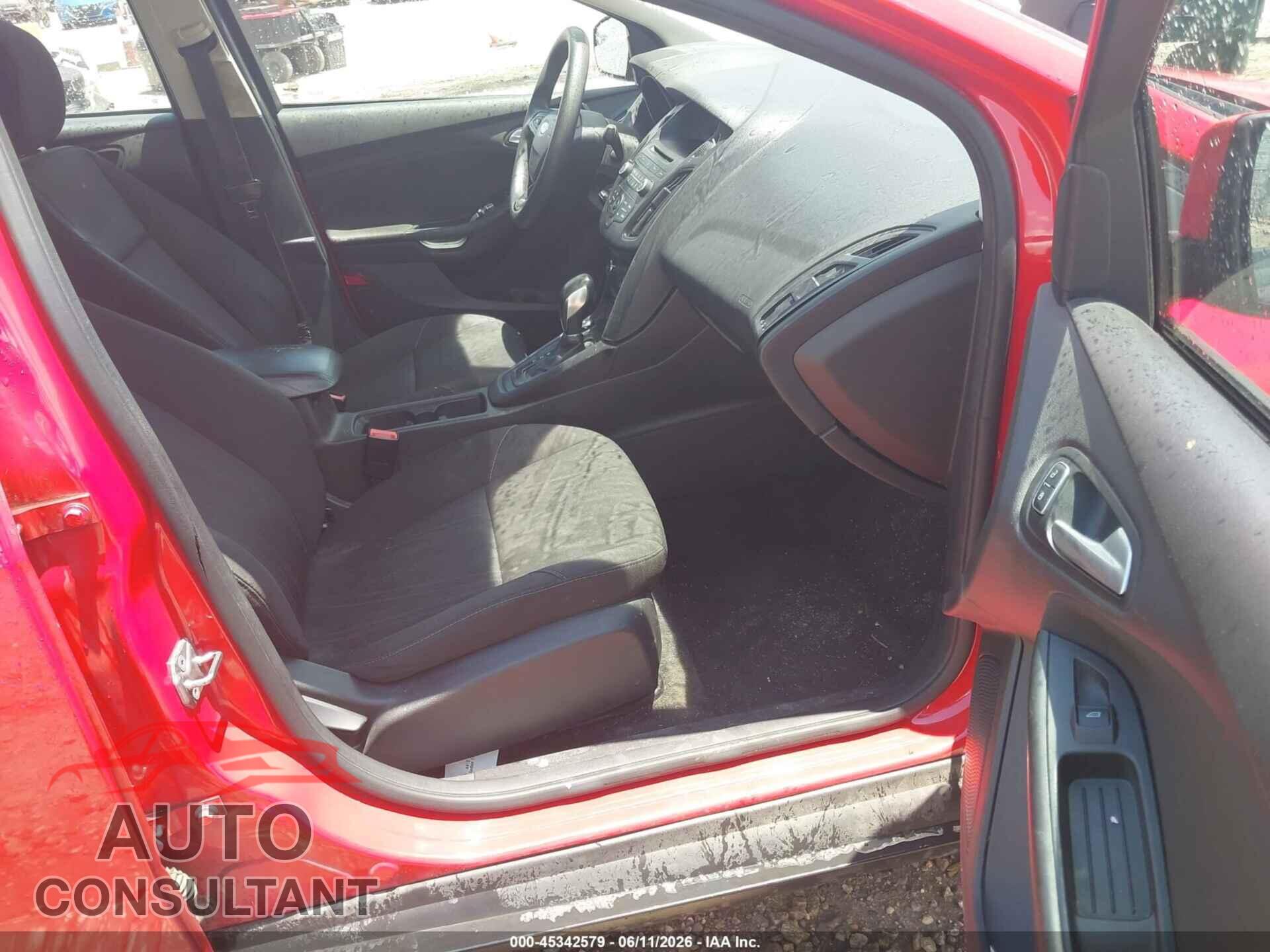 FORD FOCUS 2017 - 1FADP3F20HL306025